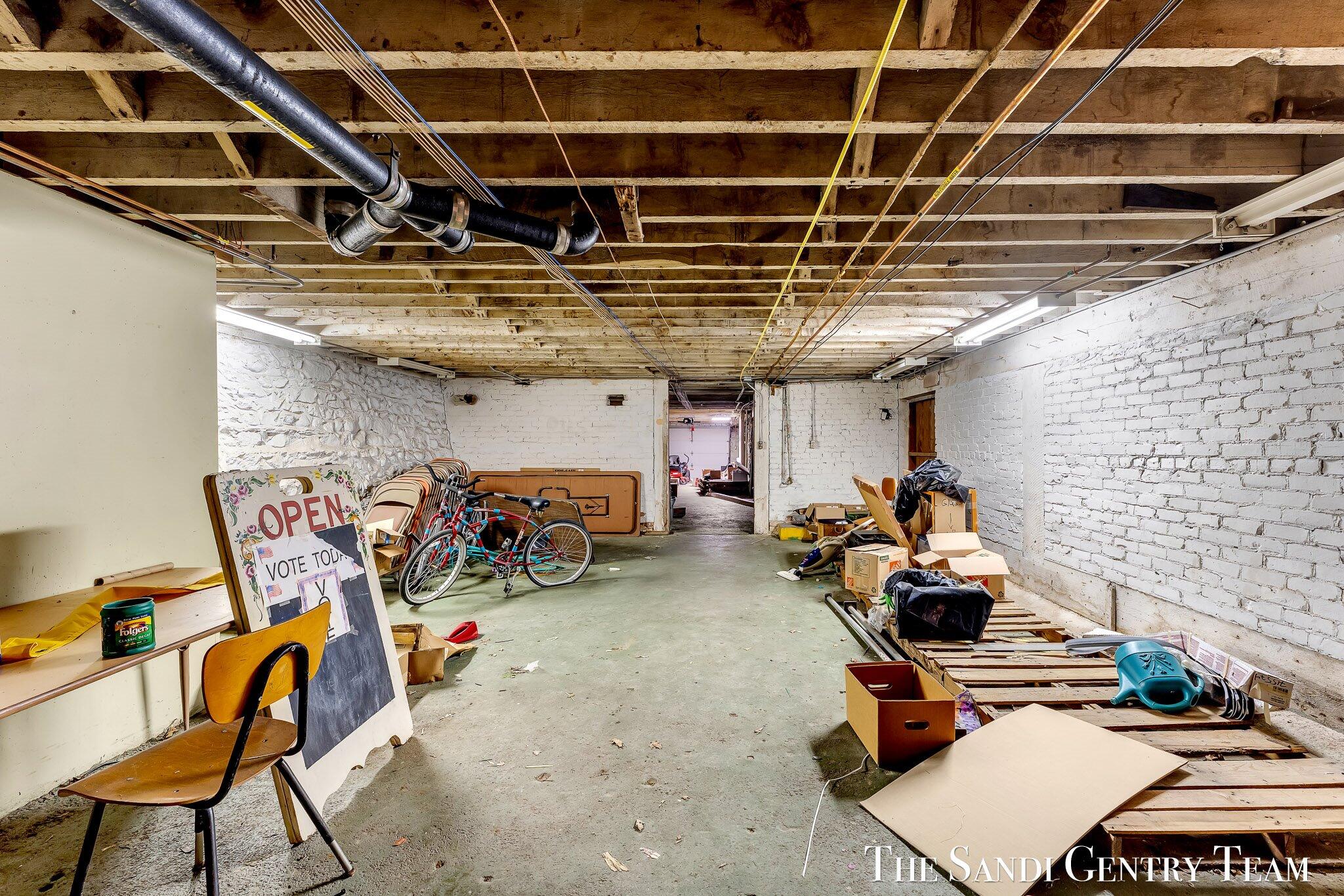 327 S Hancock Street Property Photo 30