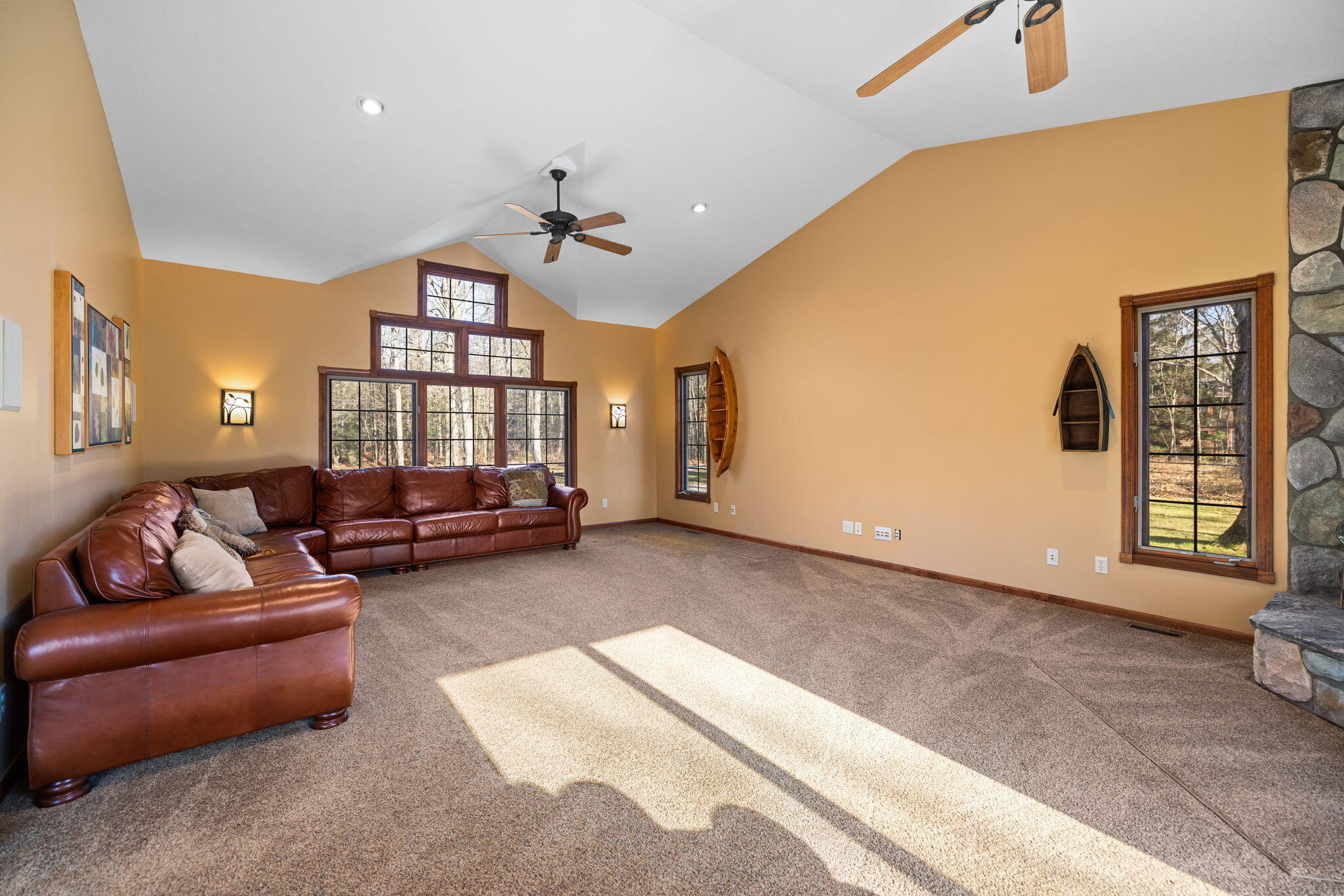 15445 Holly Drive Property Photo 4