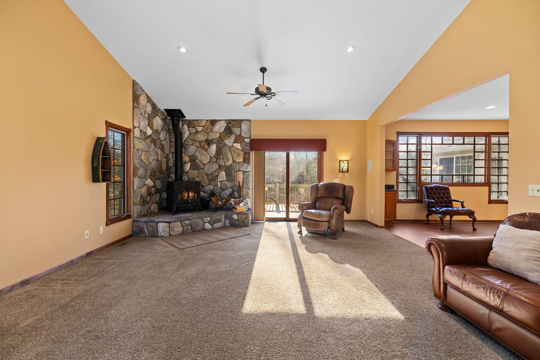 15445 Holly Drive Property Photo 5