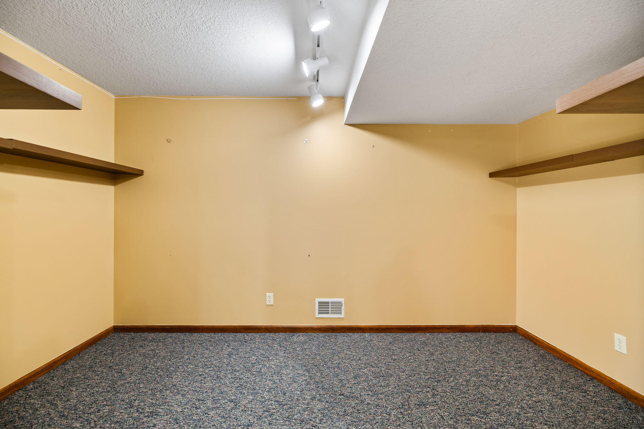 15445 Holly Drive Property Photo 26