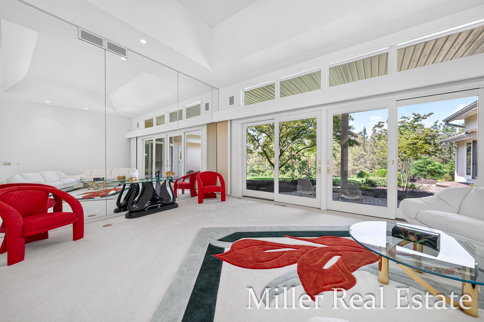 660 Indian Hills Drive Property Photo 6