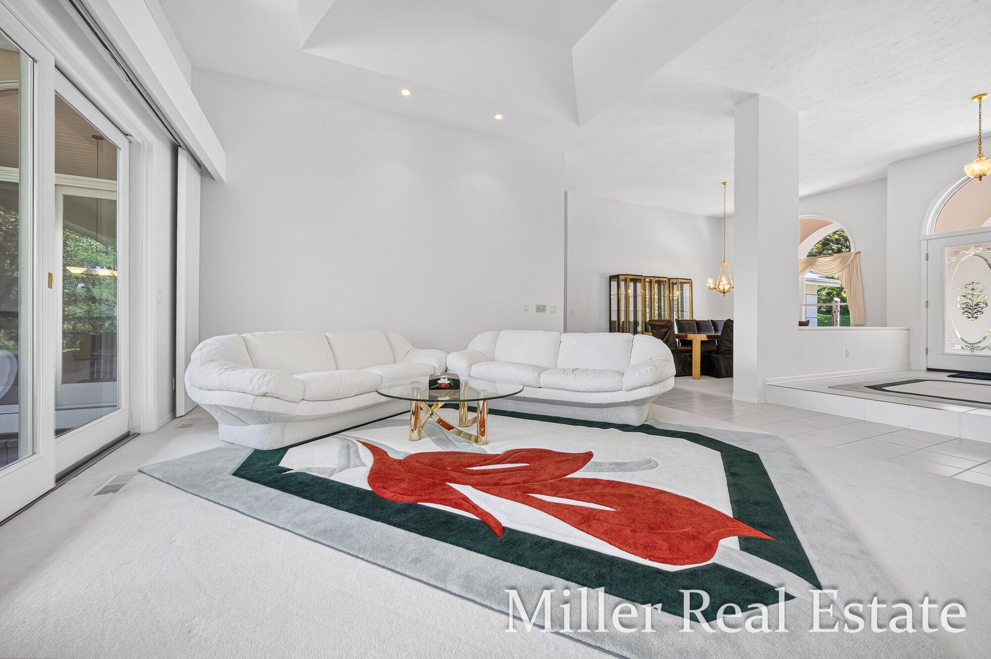 660 Indian Hills Drive Property Photo 8