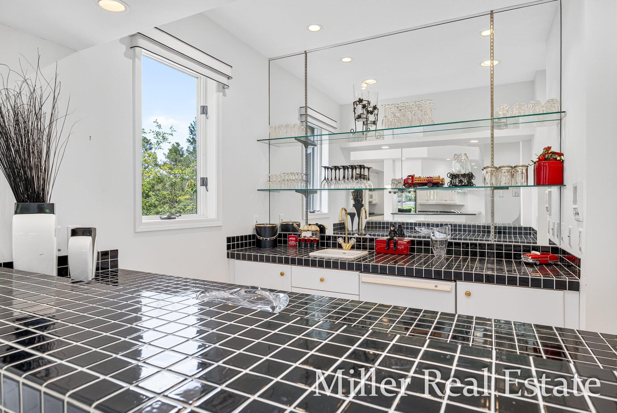 660 Indian Hills Drive Property Photo 30