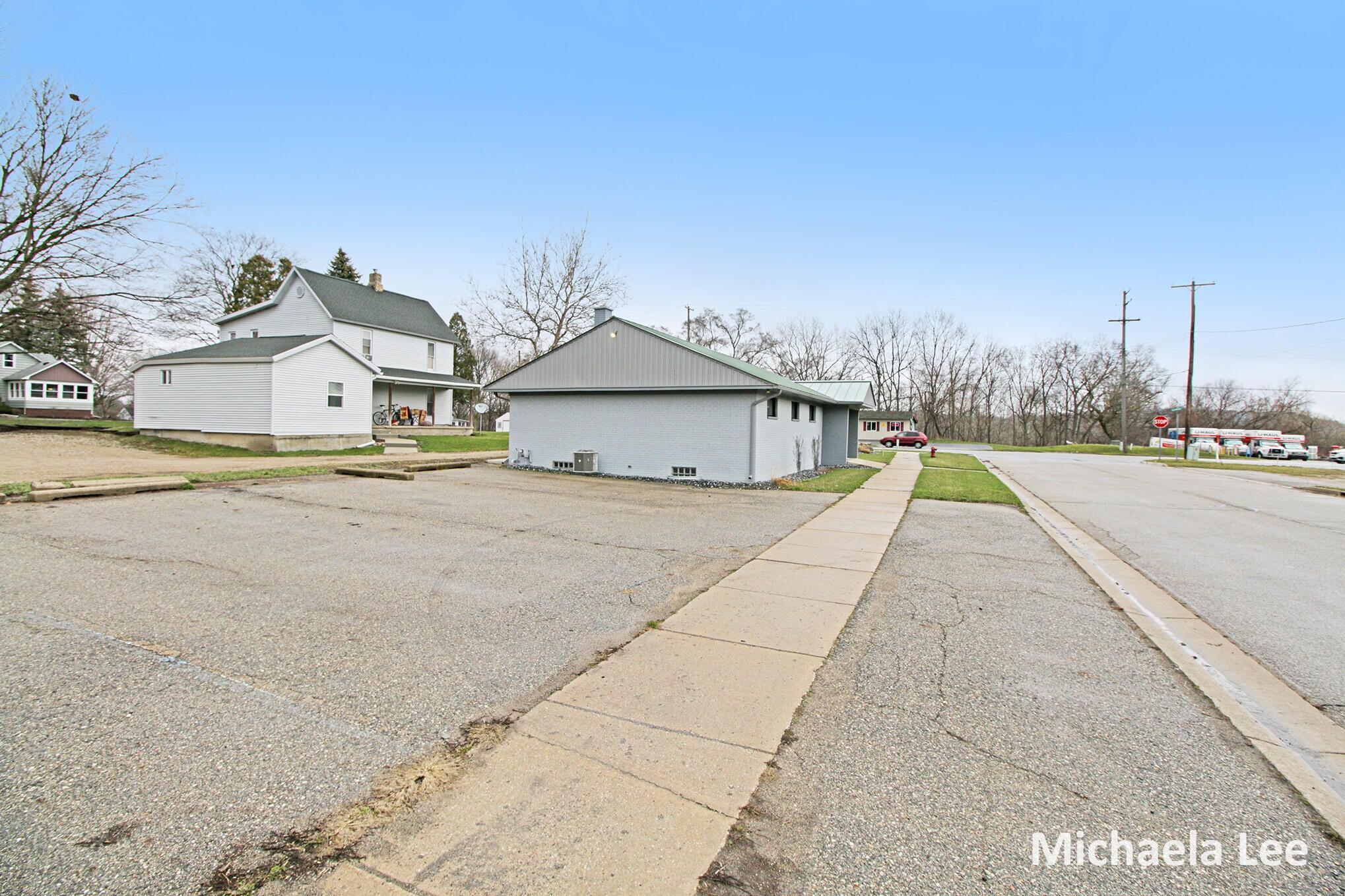 402 Thornton Street Property Photo 3