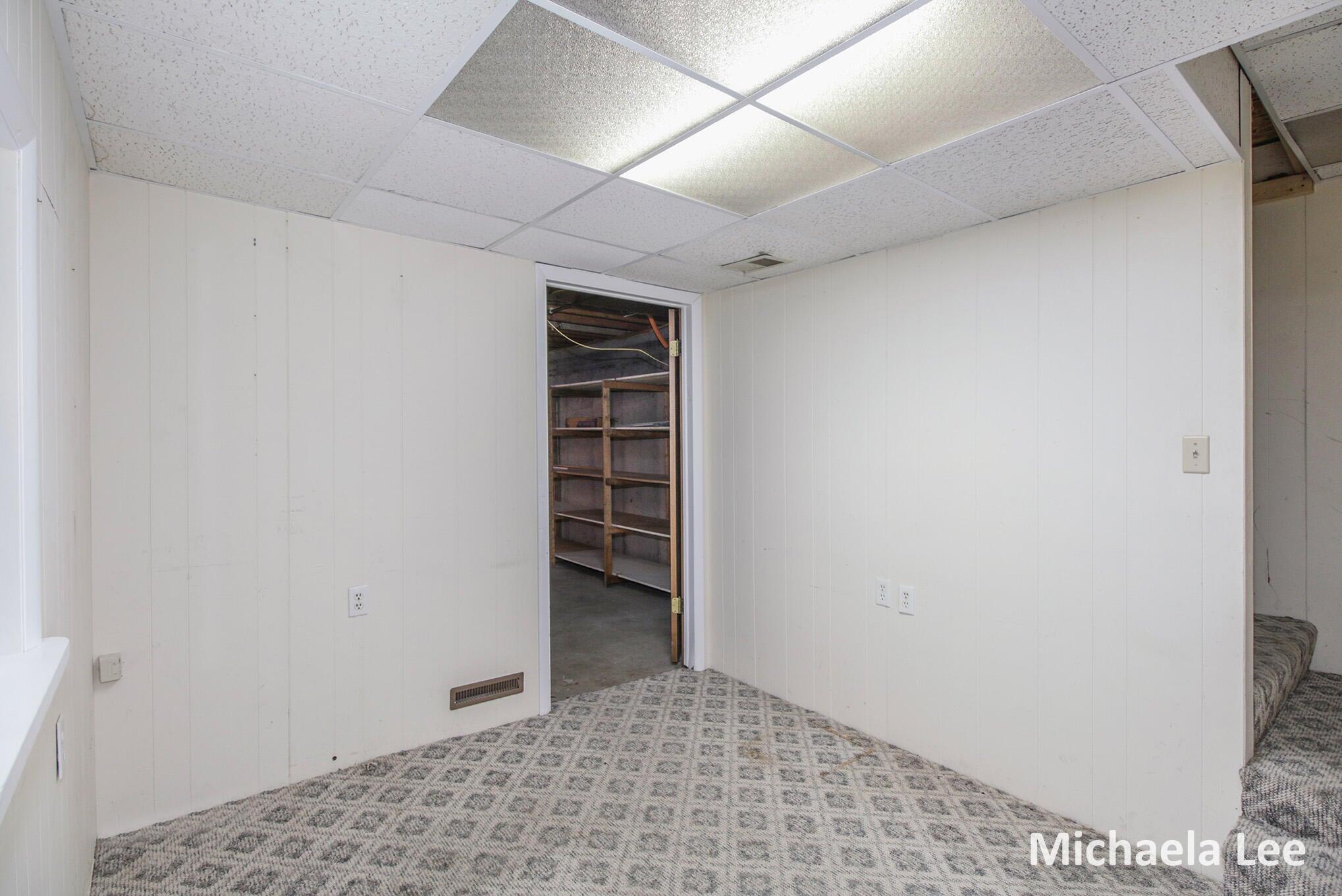 402 Thornton Street Property Photo 14