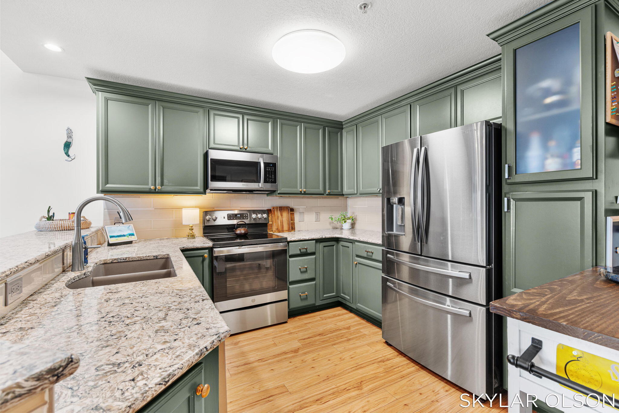 2964 Lakeshore Drive E701 Property Photo 28