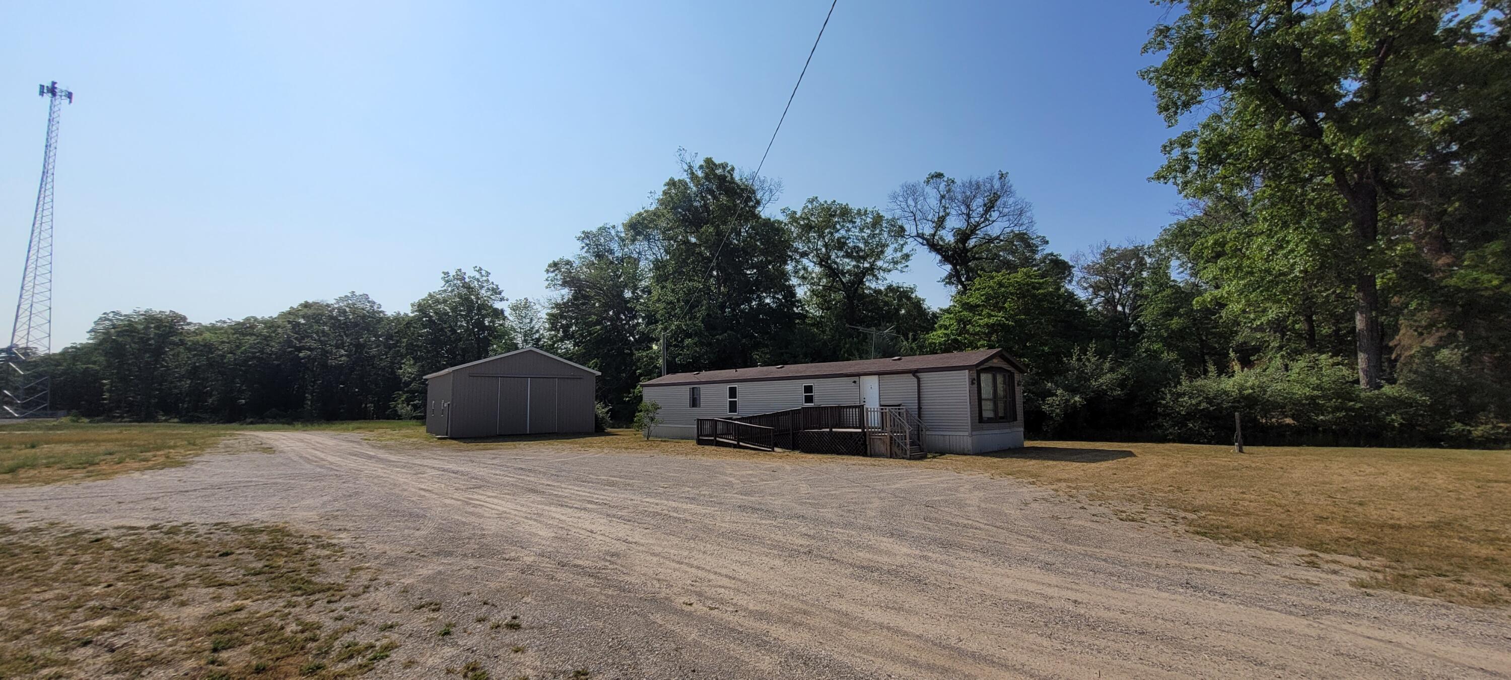 6634 N Woodbridge Road Property Photo 3
