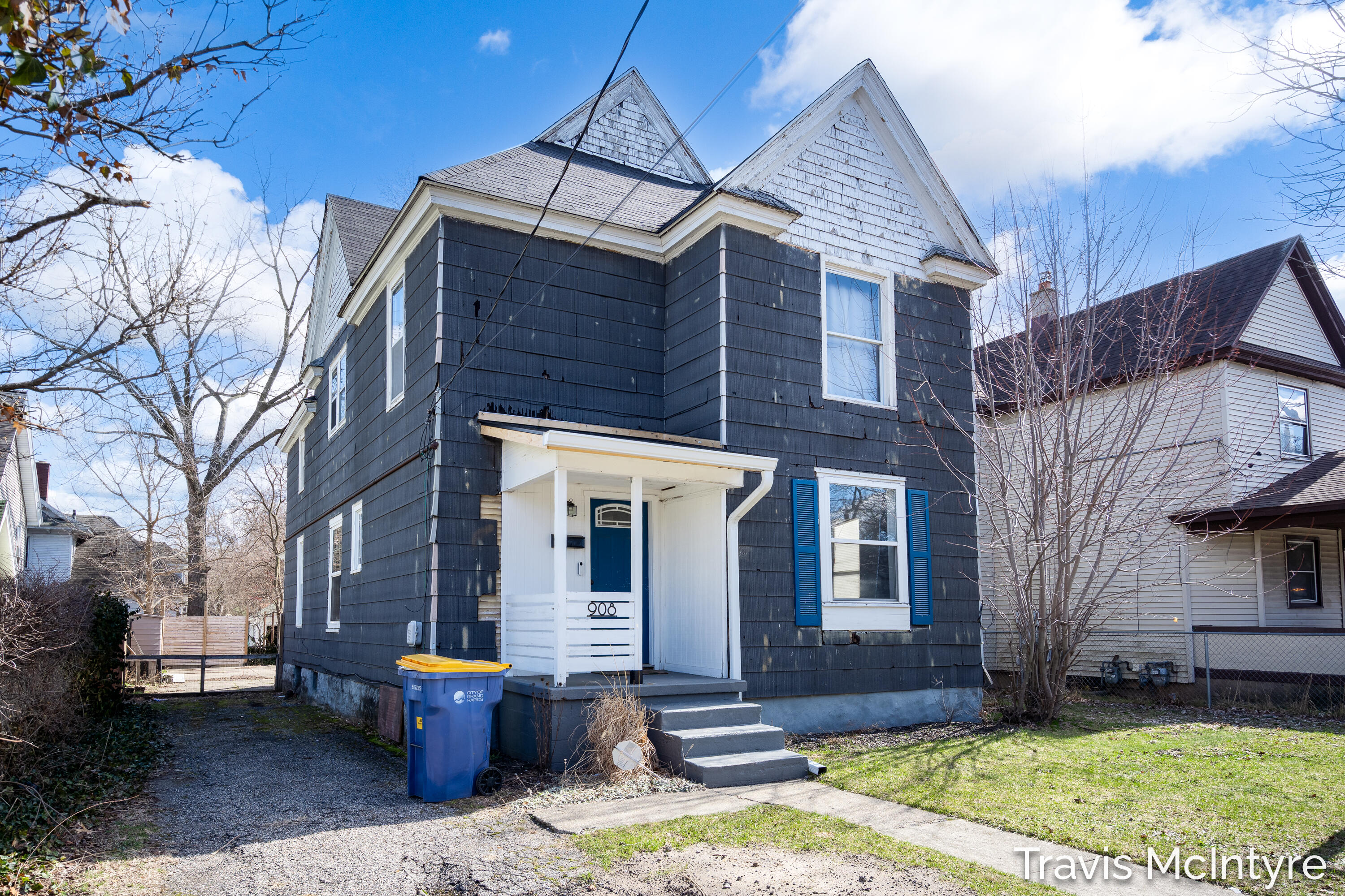 908 Eastern Avenue Se Property Photo 1