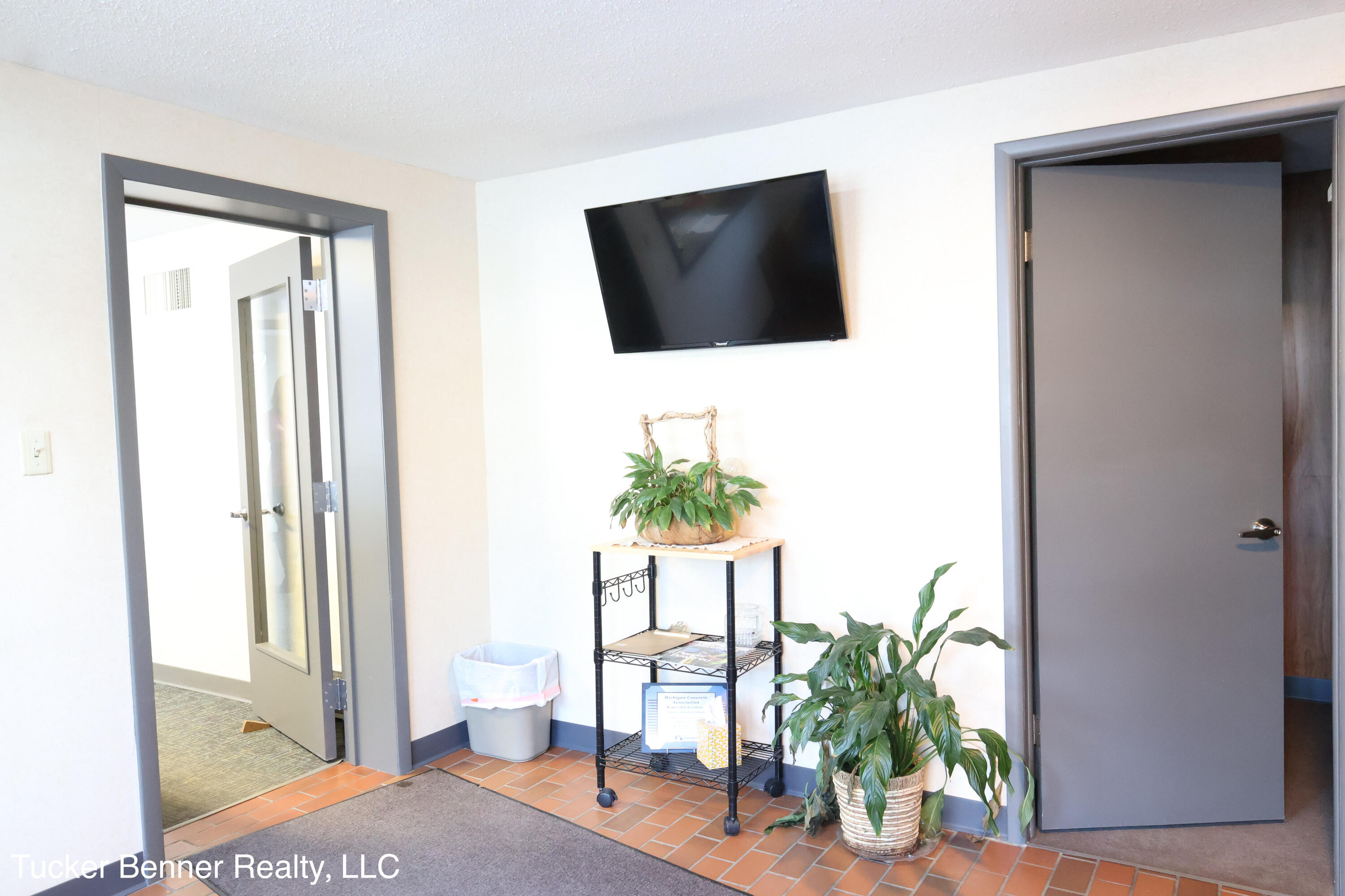 1461 Evanston Avenue Property Photo 3