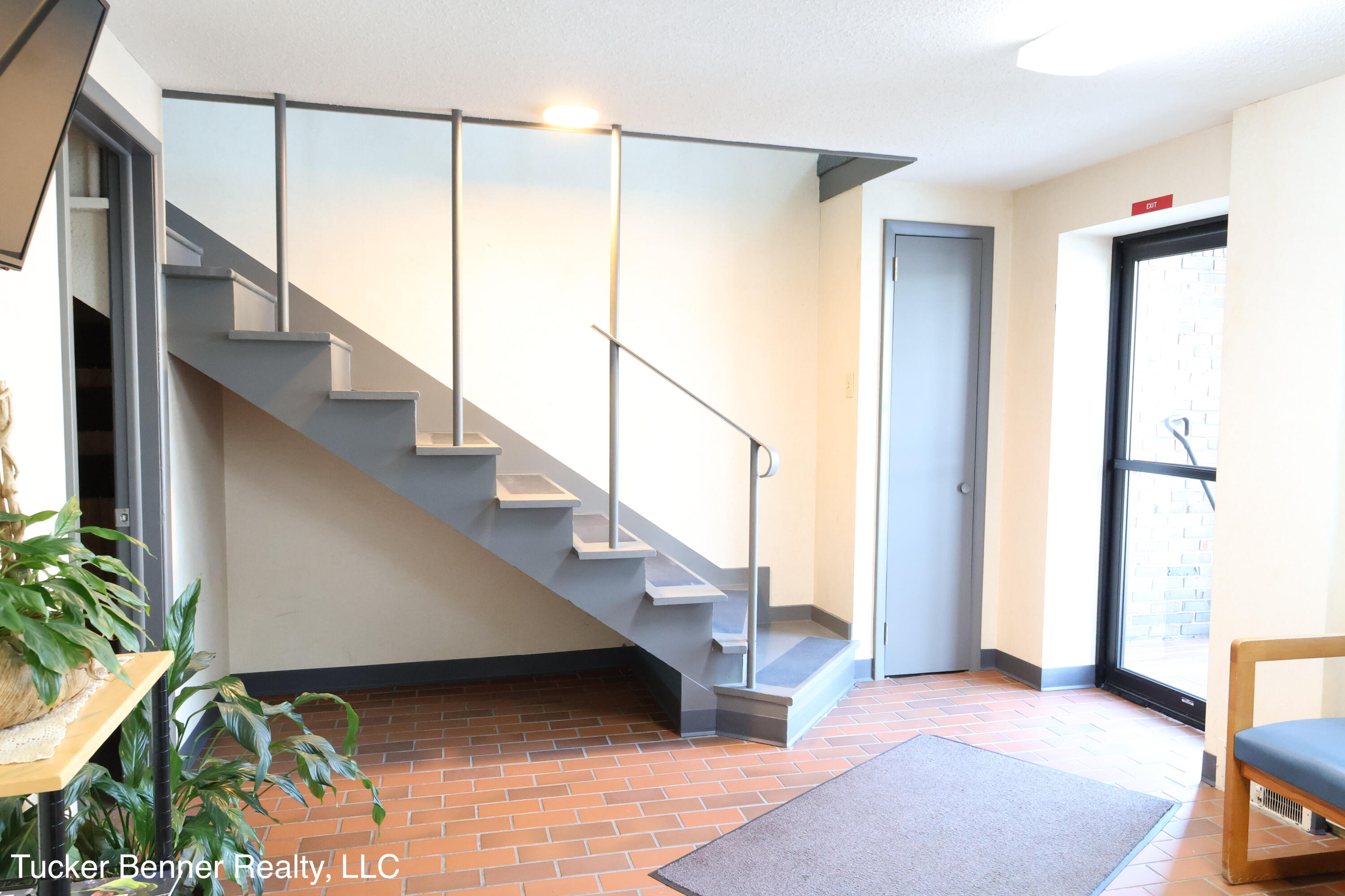 1461 Evanston Avenue Property Photo 4