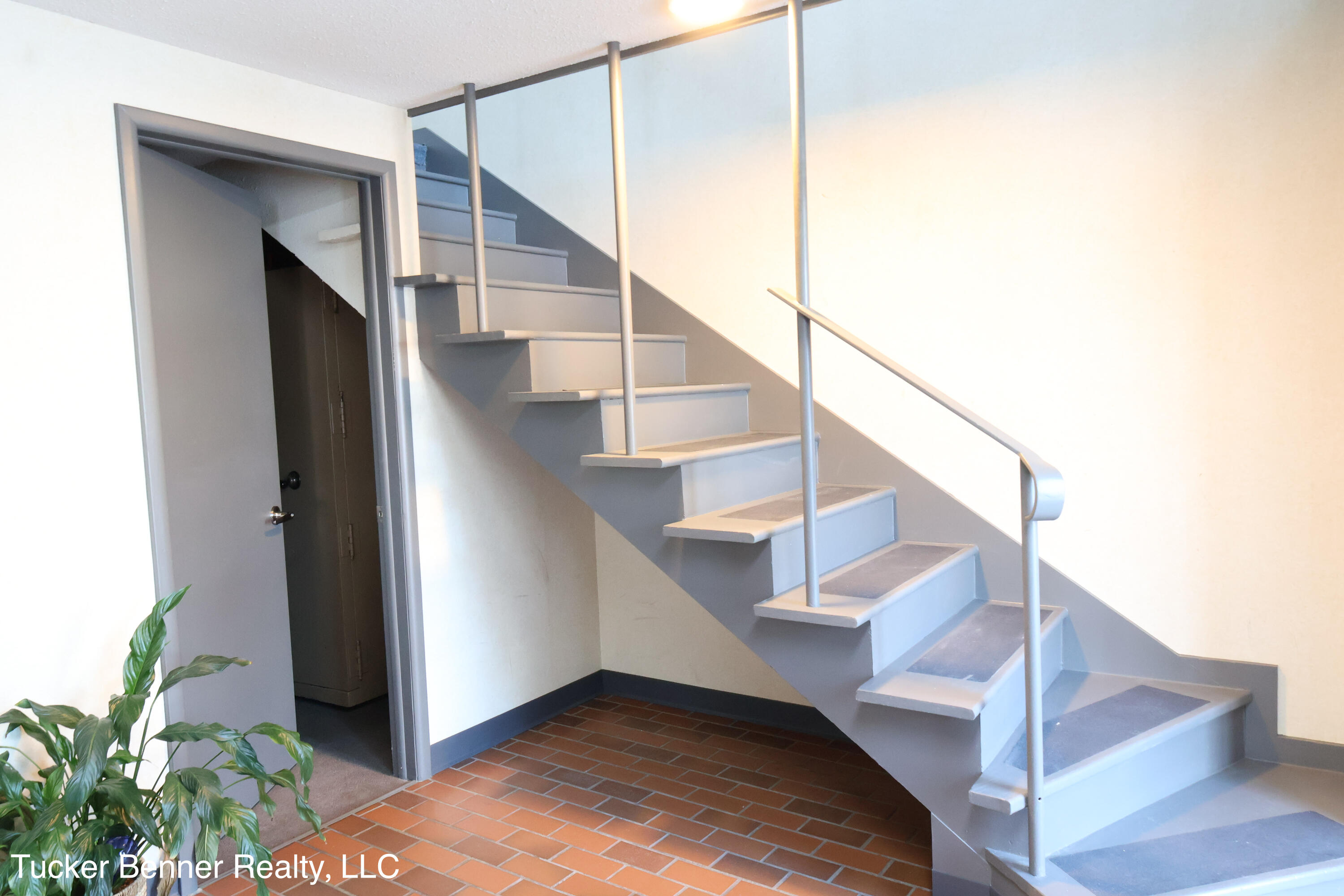 1461 Evanston Avenue Property Photo 5