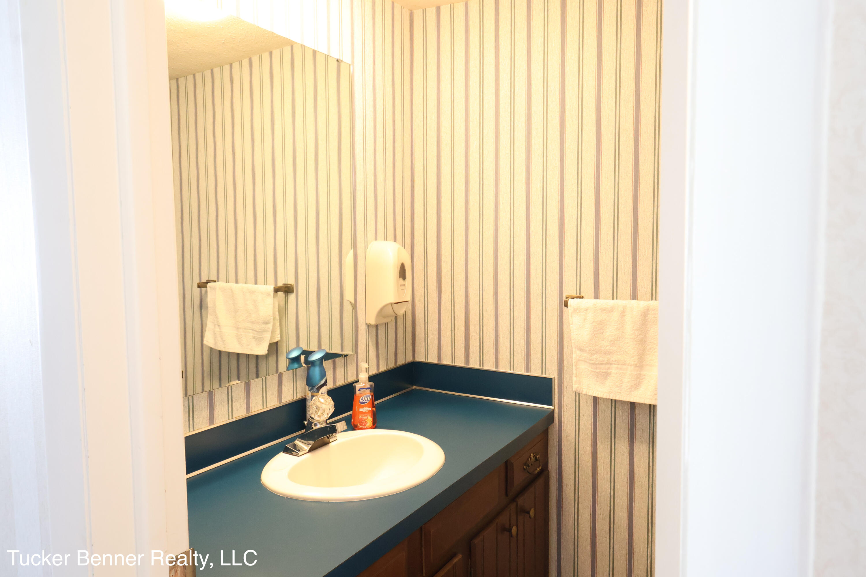 1461 Evanston Avenue Property Photo 28