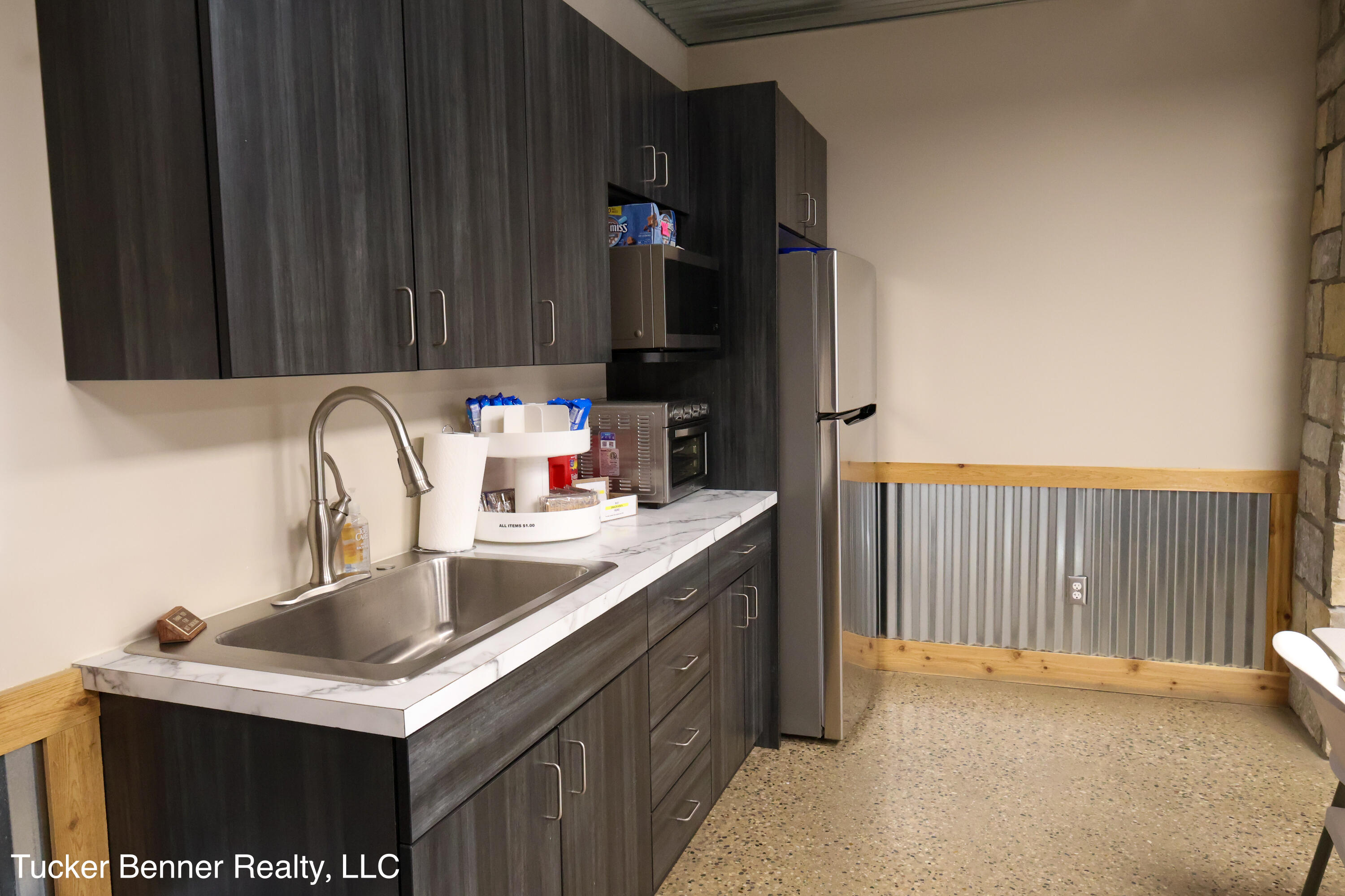 1461 Evanston Avenue Property Photo 38