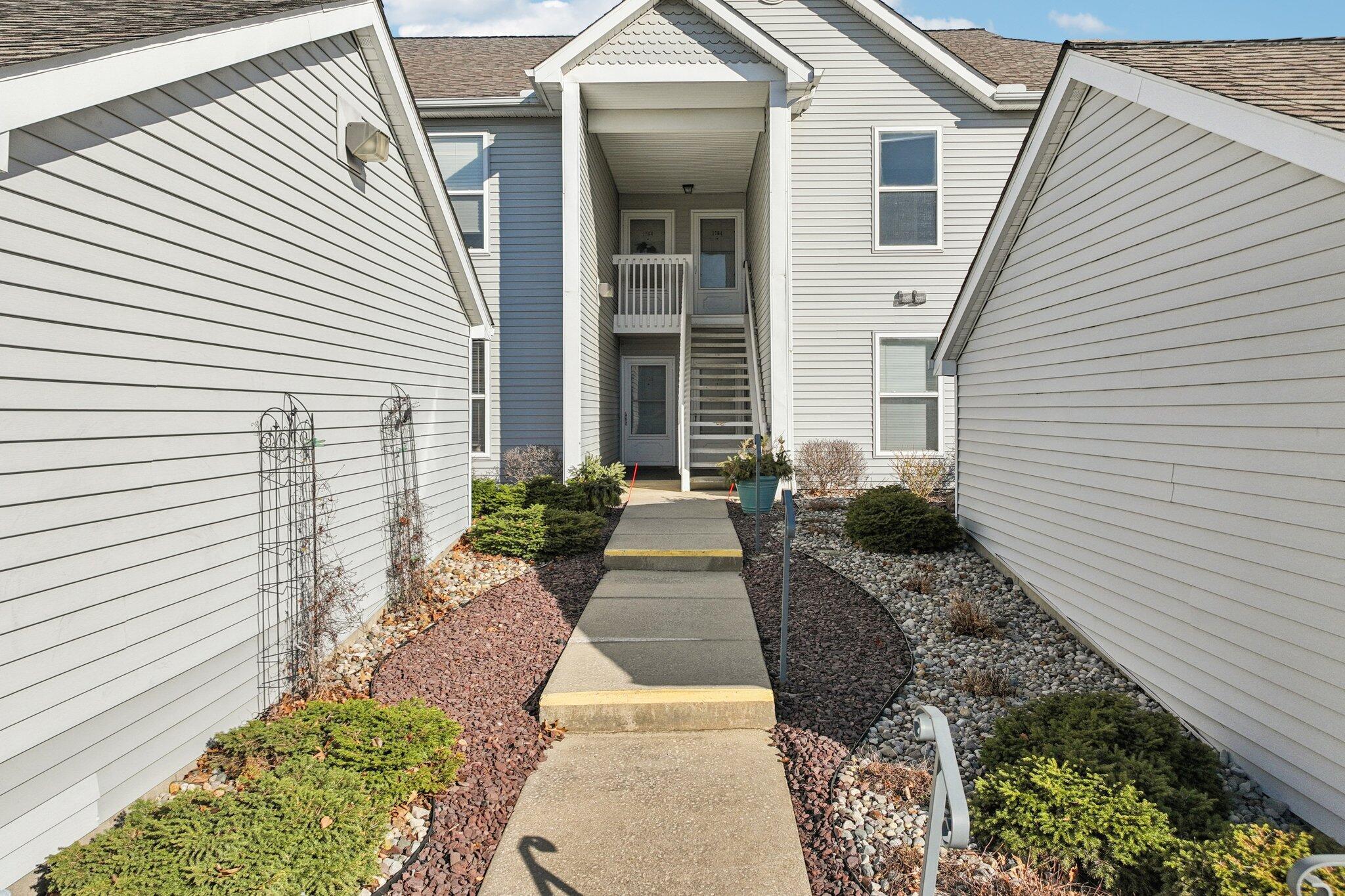 1764 Weatherstone Drive Property Photo 2