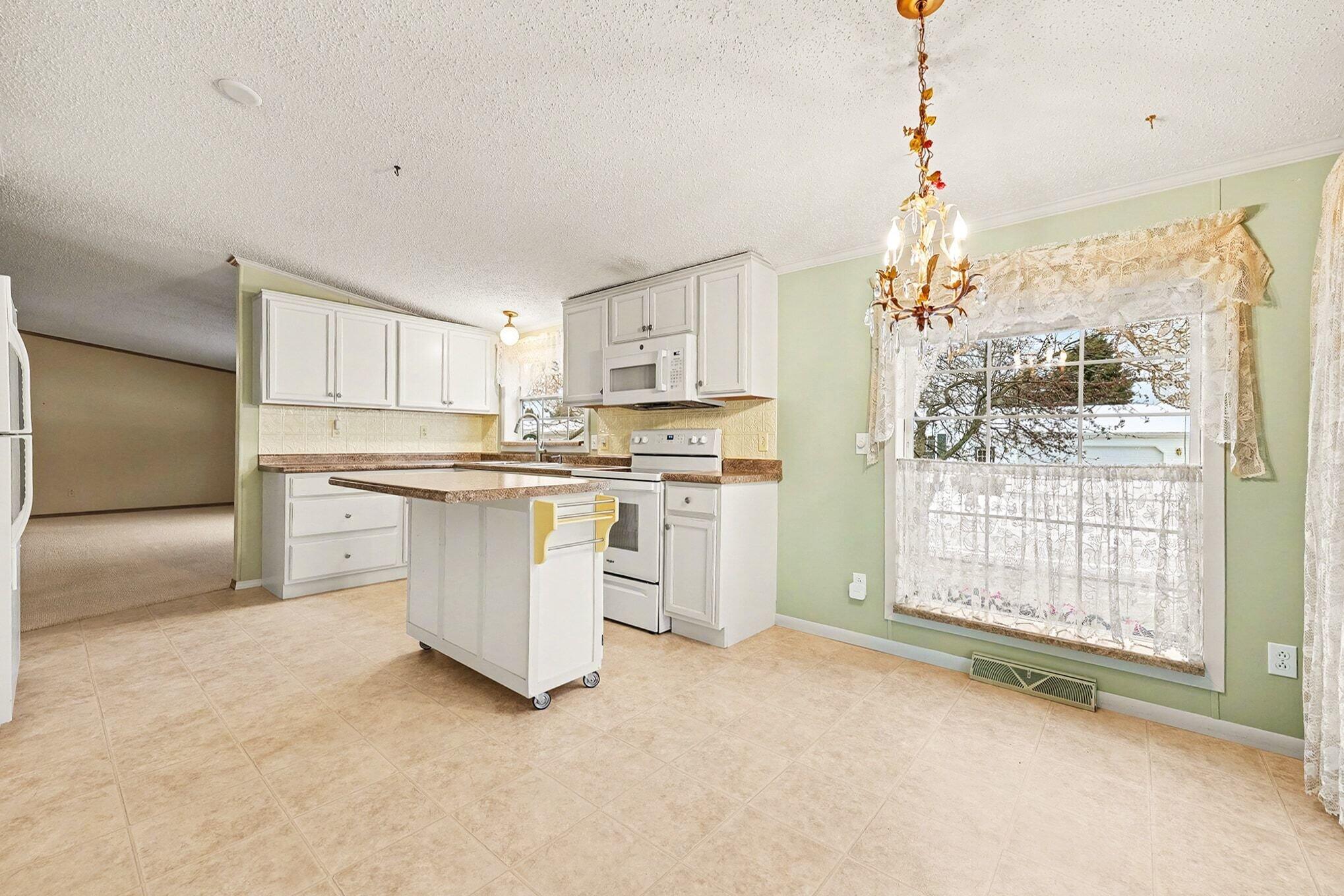 1330 Windridge Lane Property Photo 6
