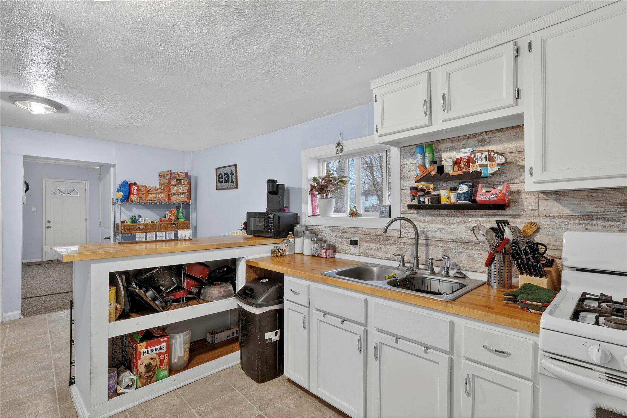 620 E Green Street Property Photo 4