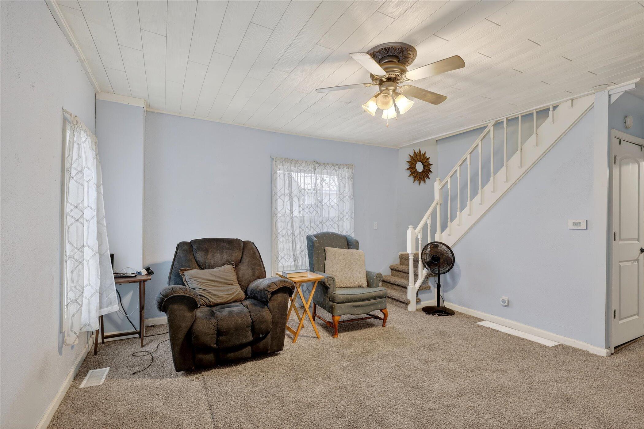 620 E Green Street Property Photo 8