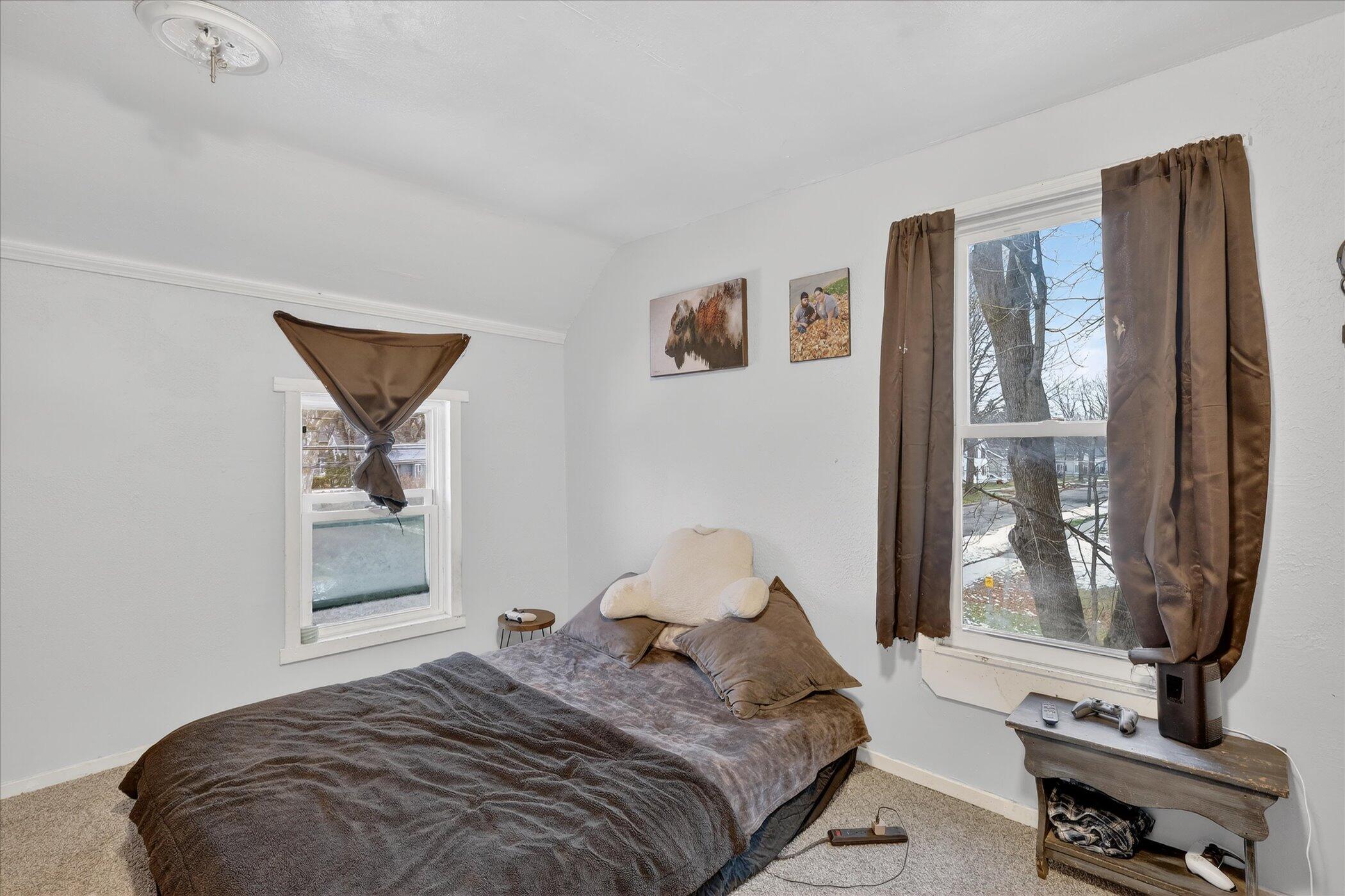620 E Green Street Property Photo 10