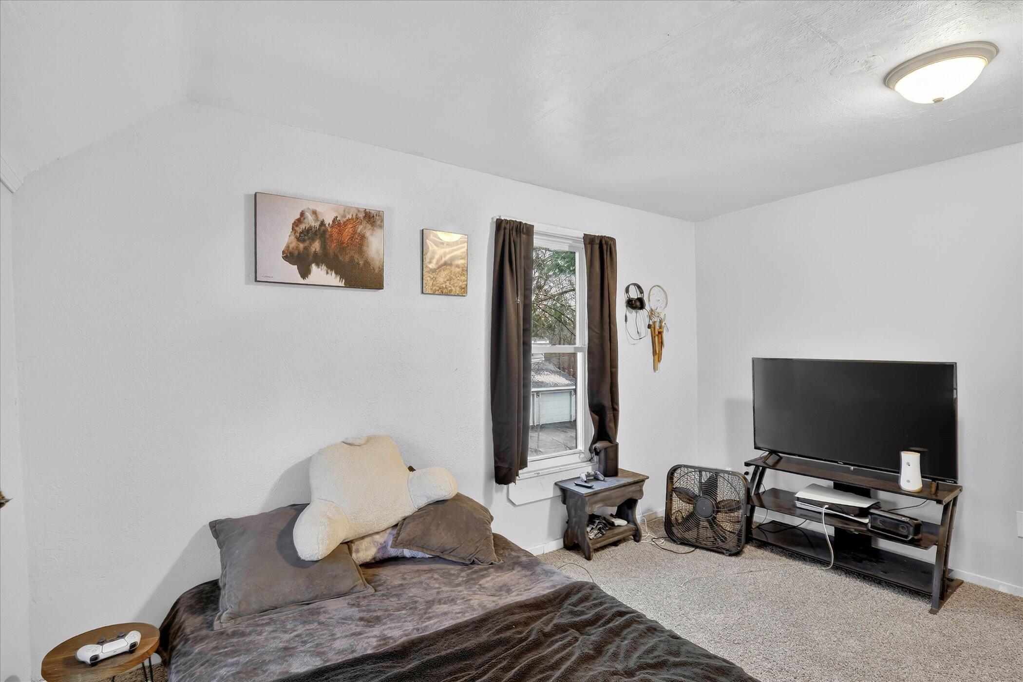 620 E Green Street Property Photo 11