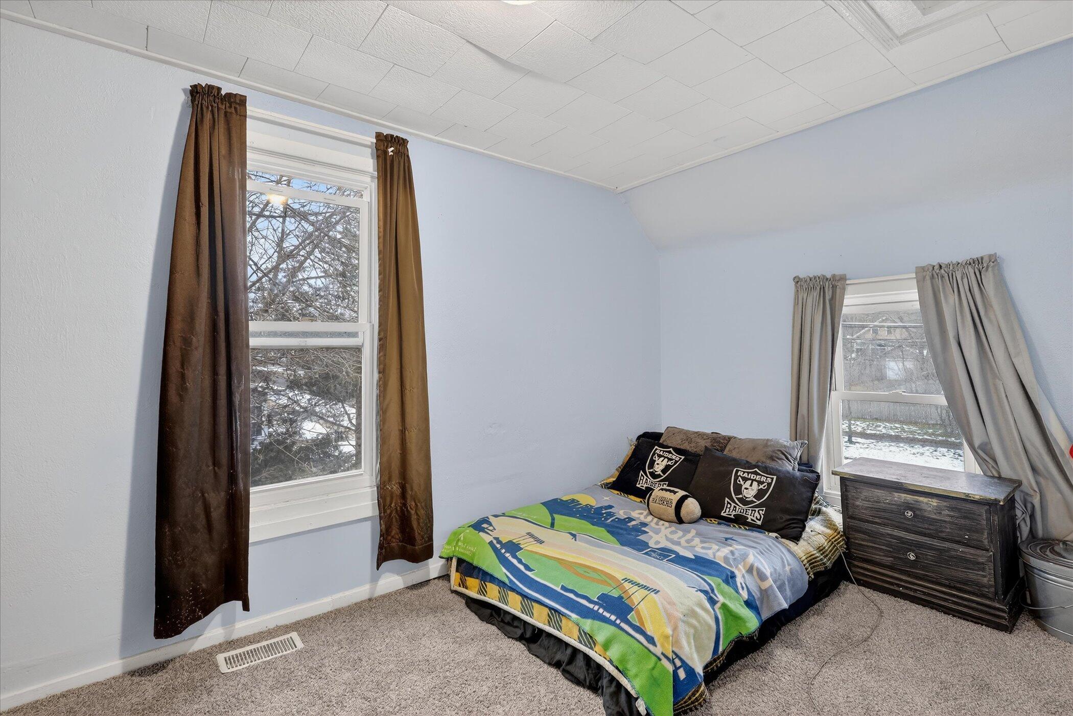 620 E Green Street Property Photo 14