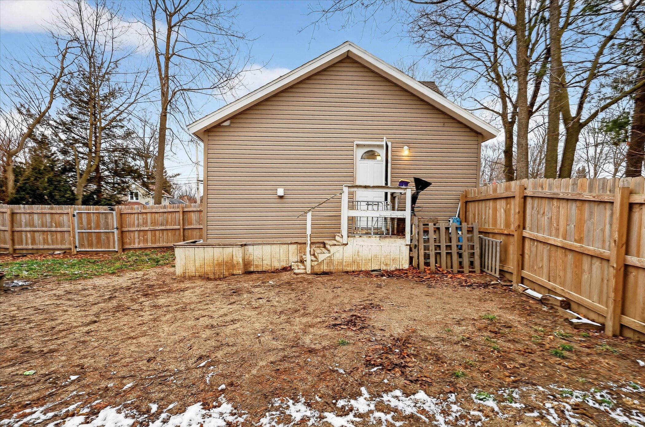 620 E Green Street Property Photo 22