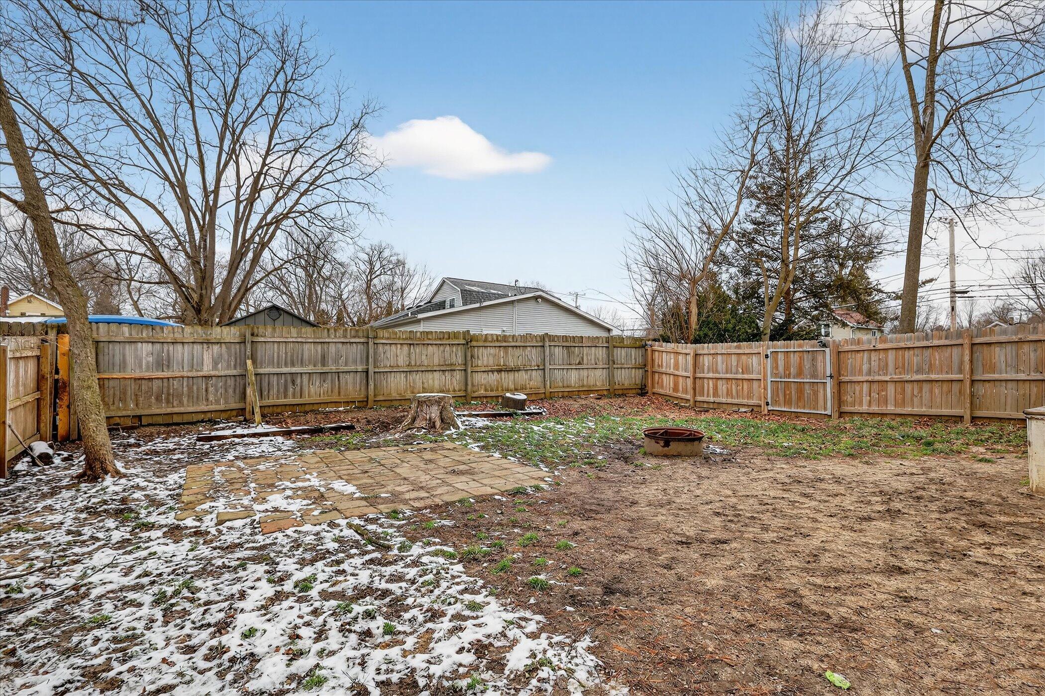 620 E Green Street Property Photo 24