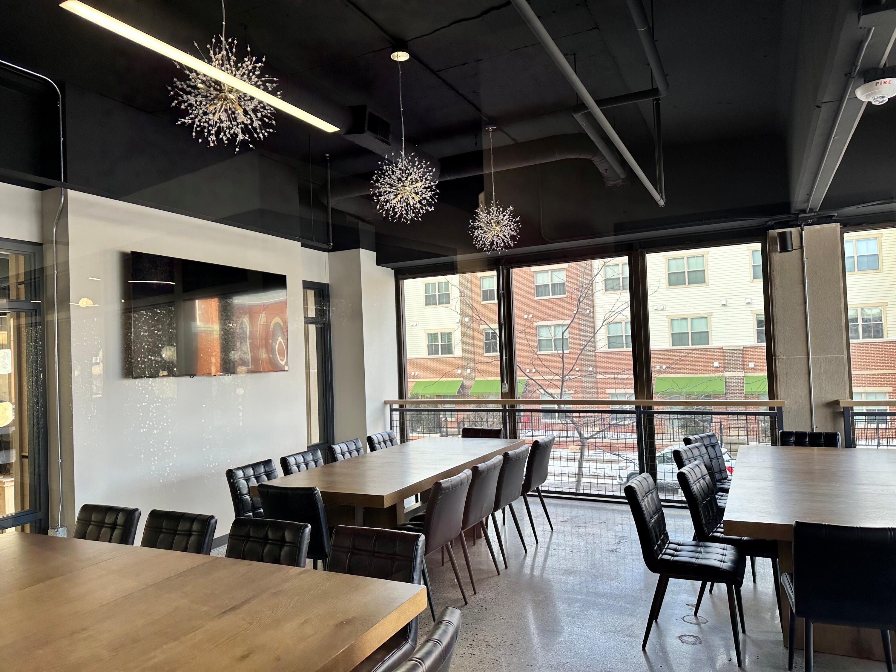 221 W Webster Avenue 2g Property Photo 4