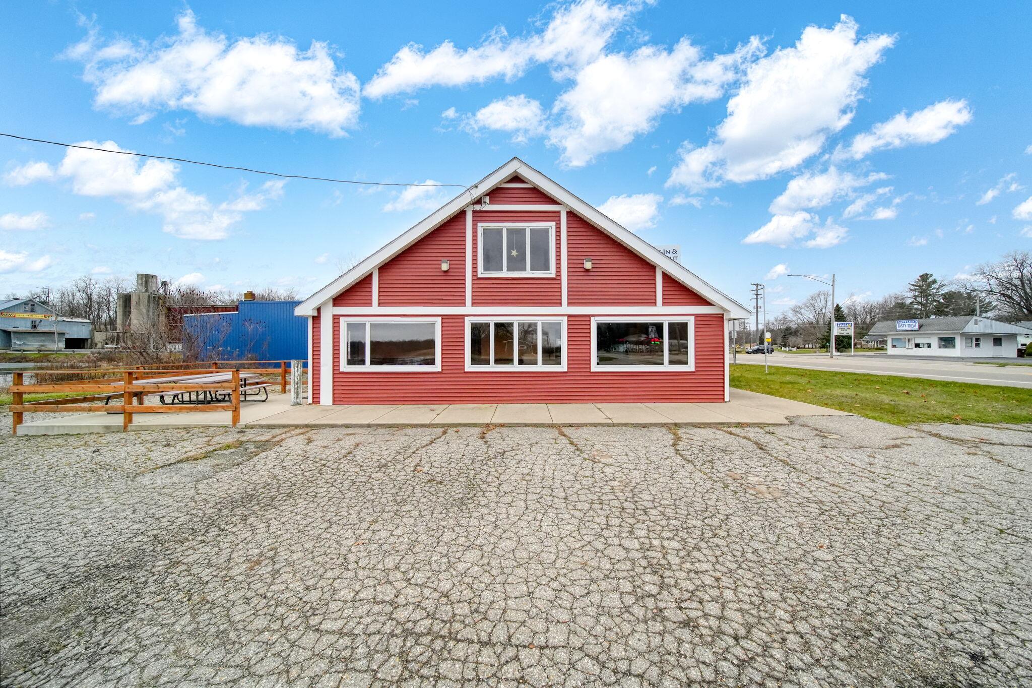 107 E Jackson Road Property Photo 1