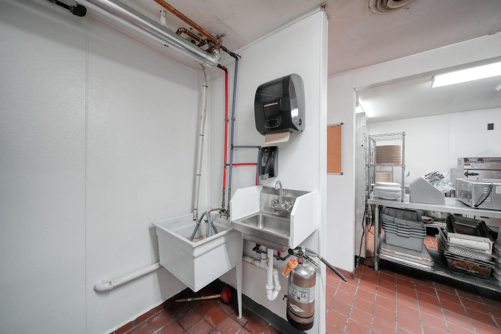 107 E Jackson Road Property Photo 27
