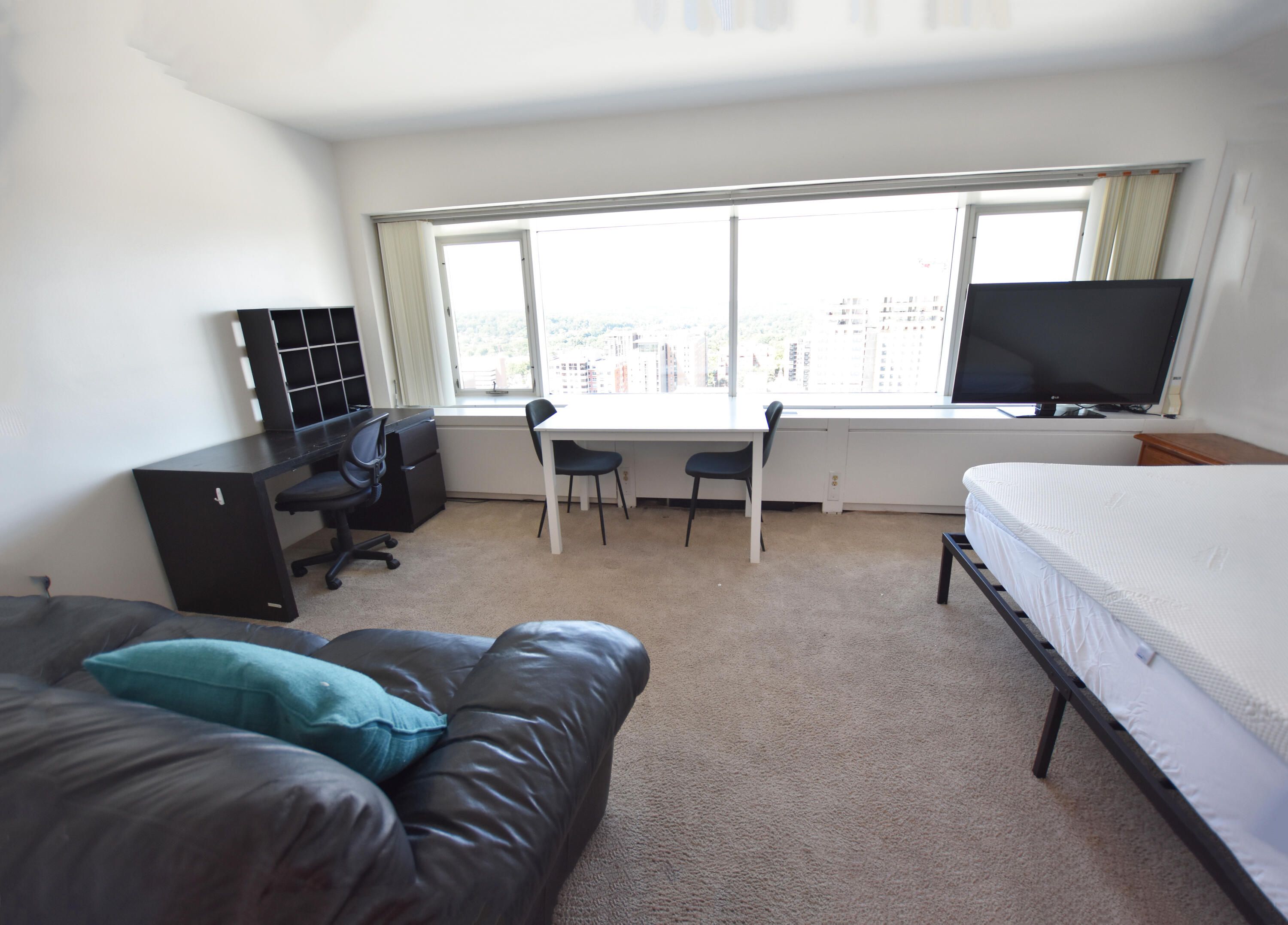 555 E William Street 22E Property Photo 1