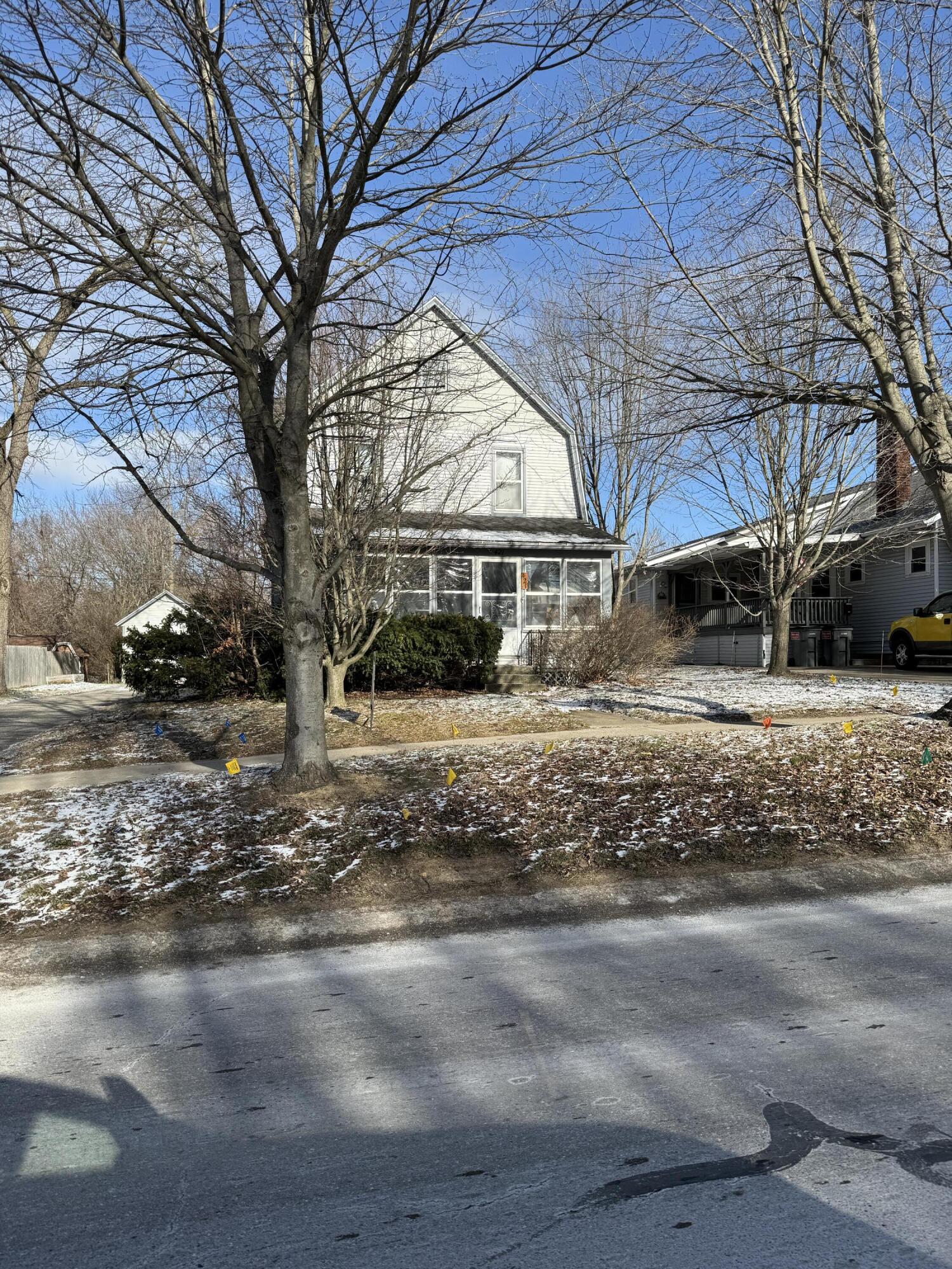 421 E Main Street Property Photo 1