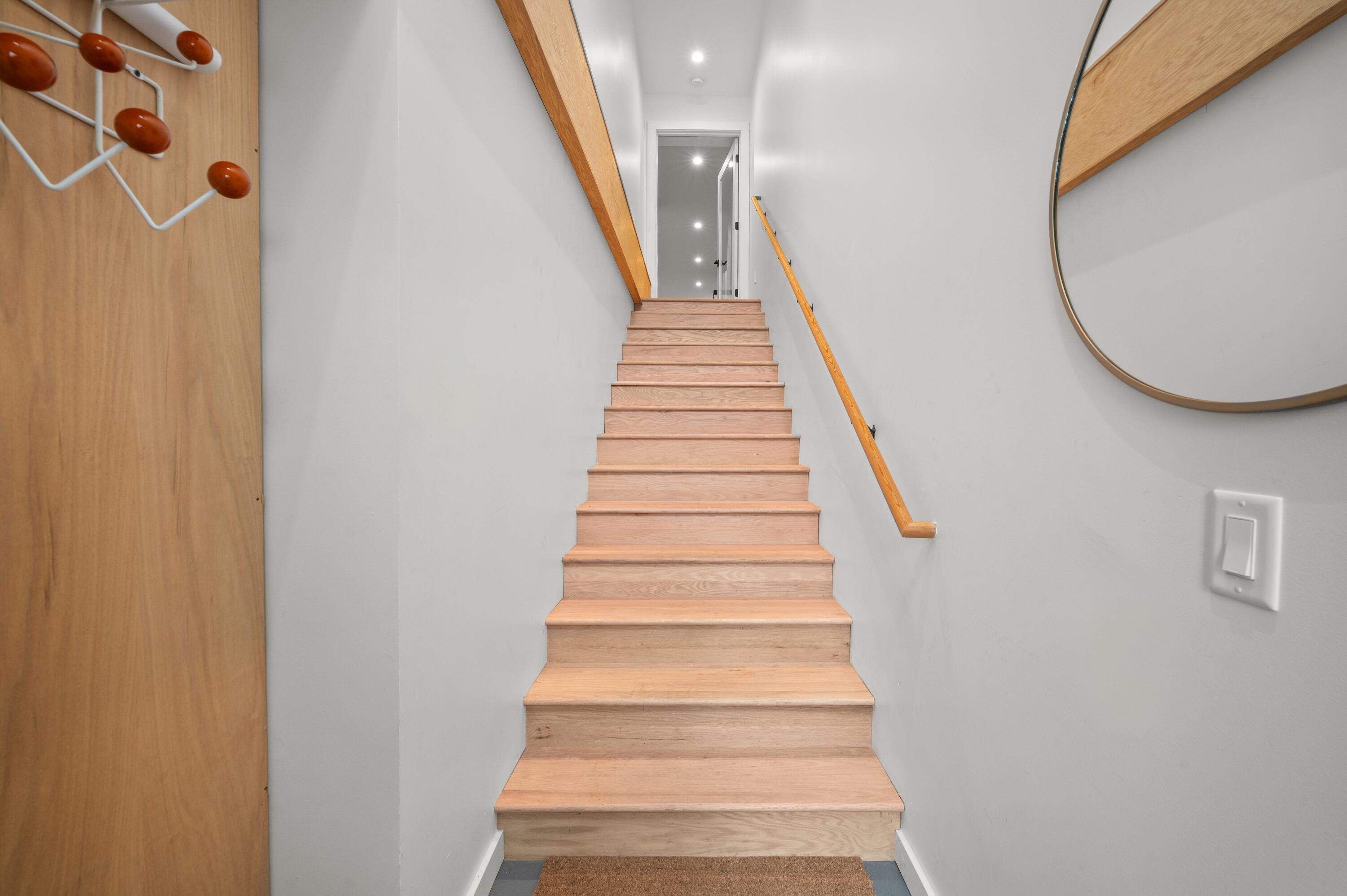 24 N Elm Street Property Photo 12