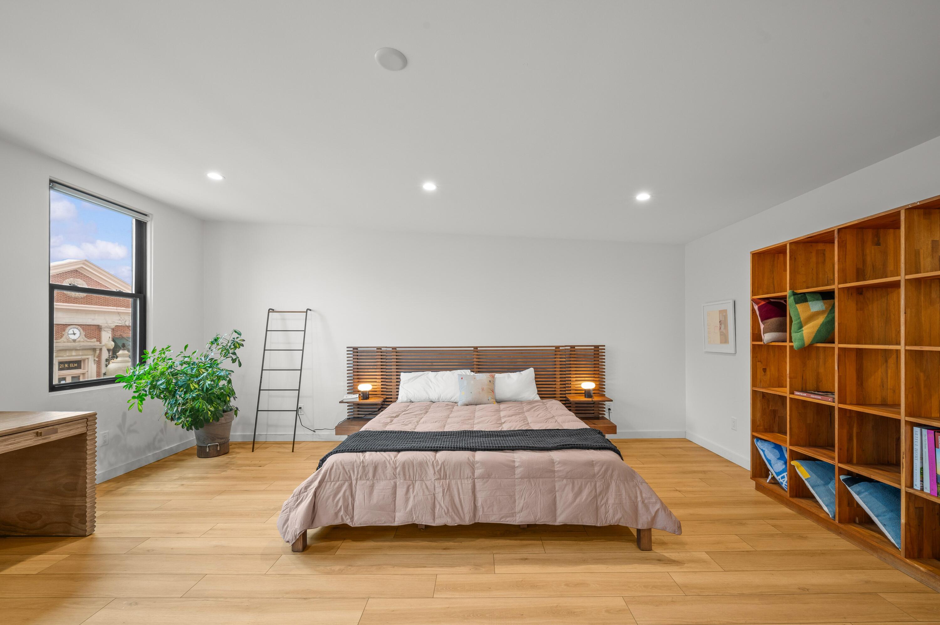 24 N Elm Street Property Photo 17