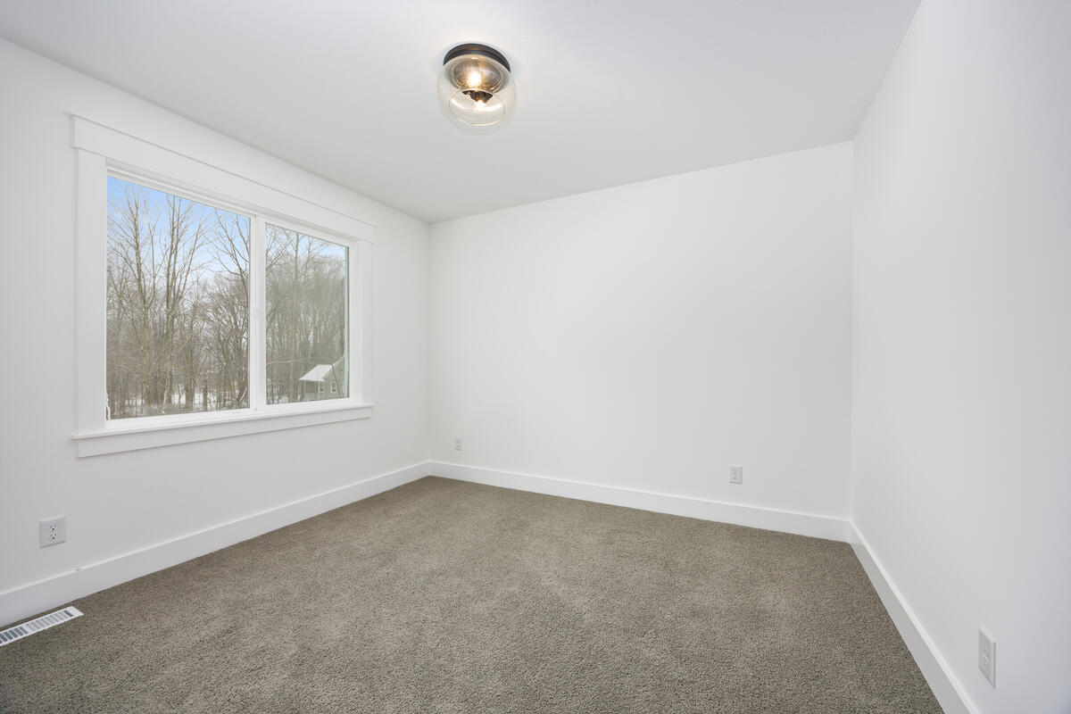 8774 Patterson Avenue Se Property Photo 53