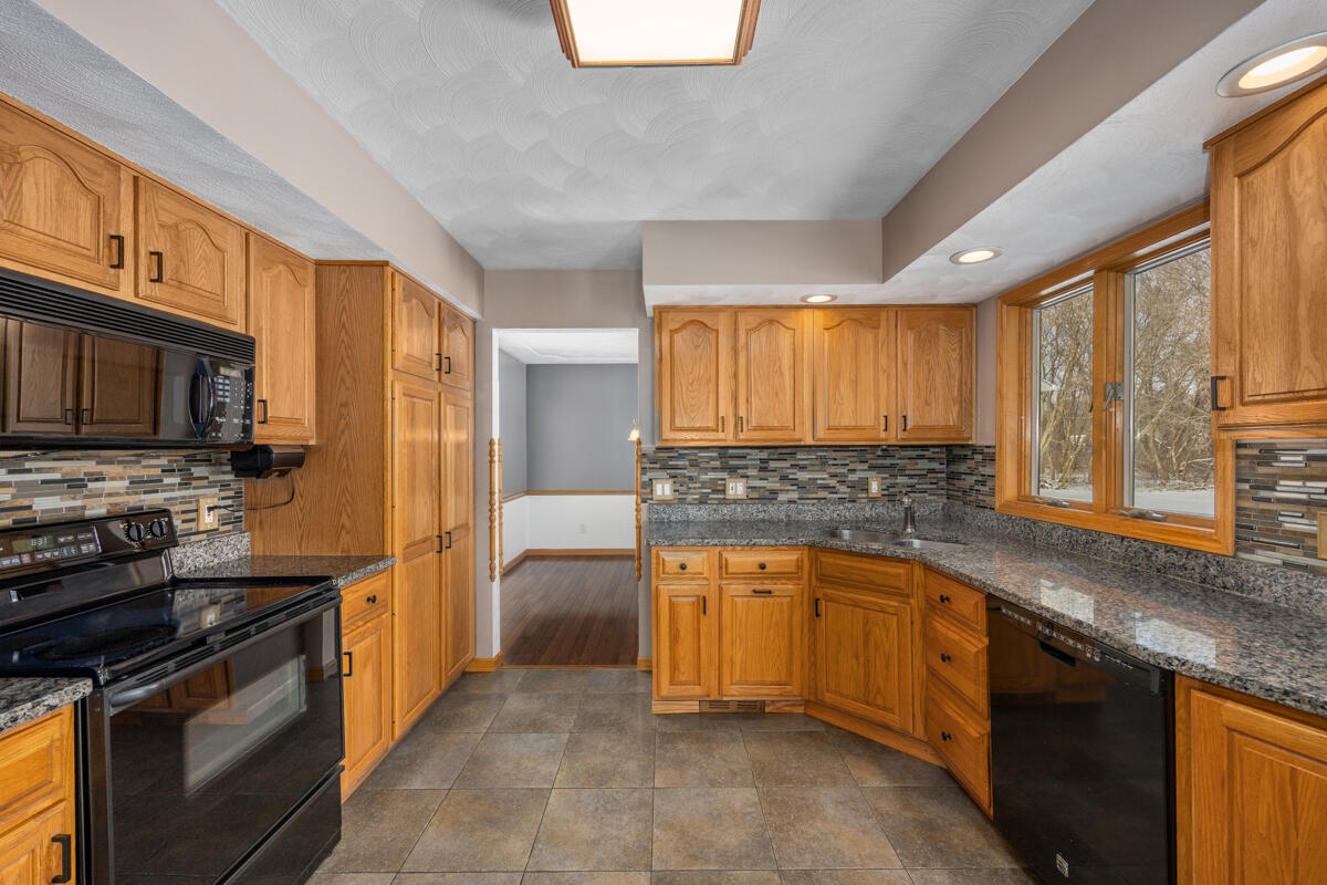 6185 Willow Run Drive Property Photo 10