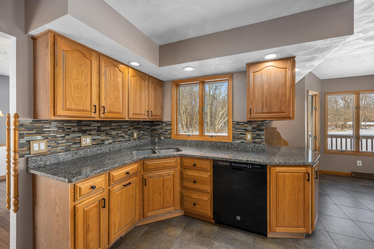 6185 Willow Run Drive Property Photo 11