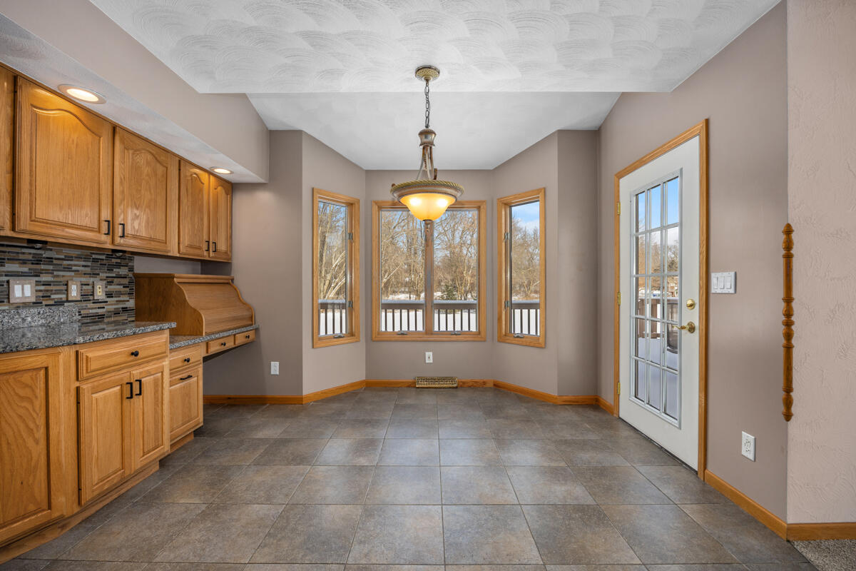 6185 Willow Run Drive Property Photo 14