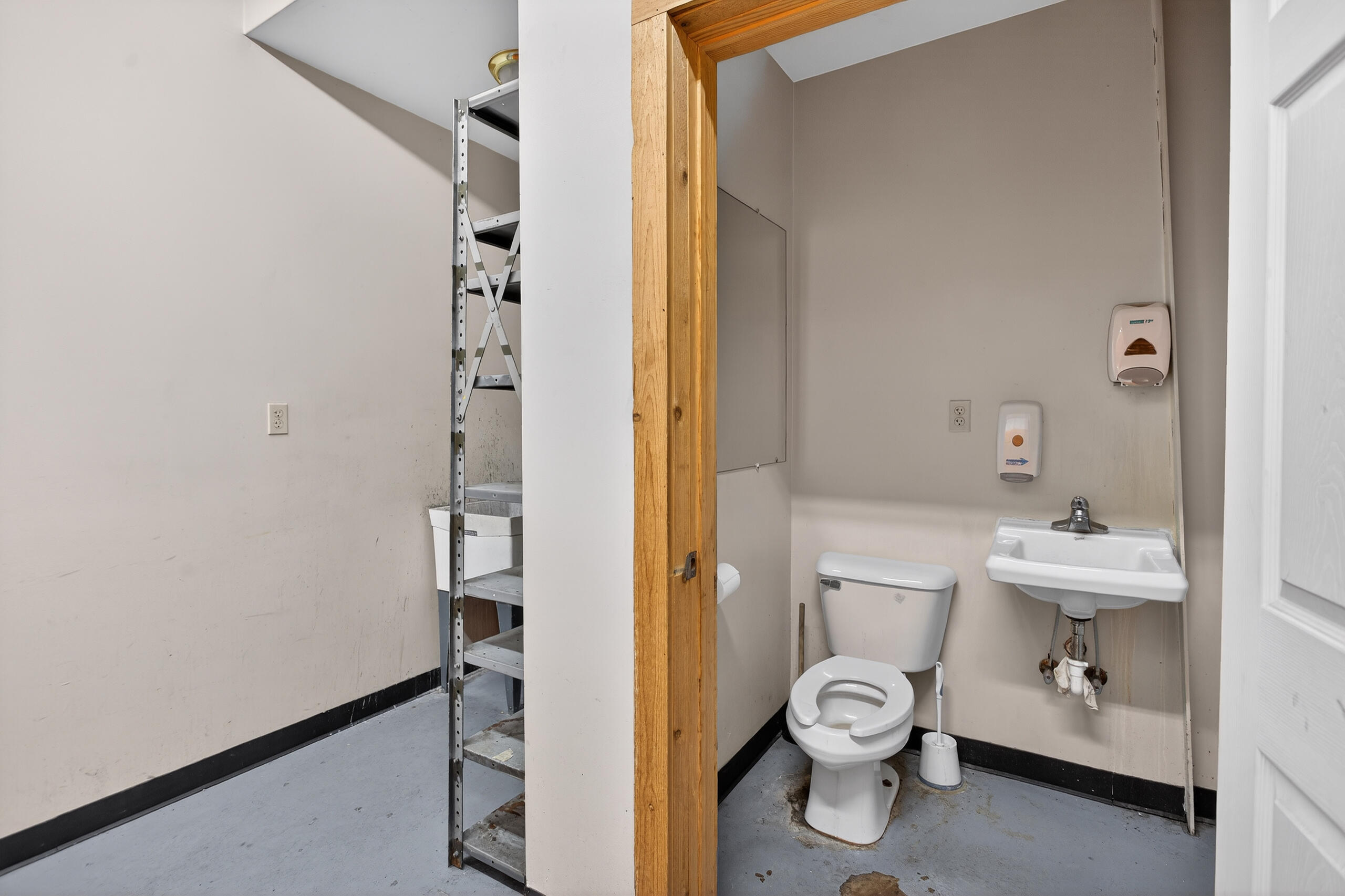 8080 Matthews Highway Property Photo 31