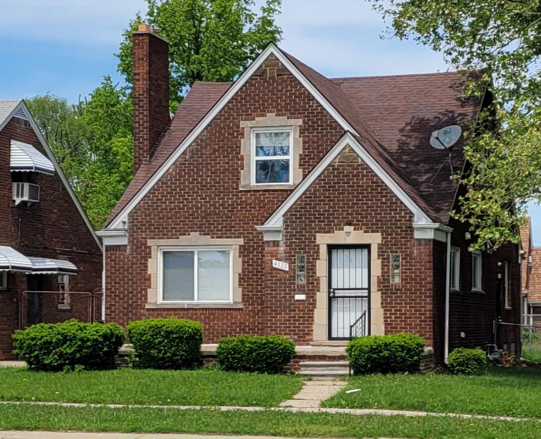 4115 E Outer Drive E Property Photo 1