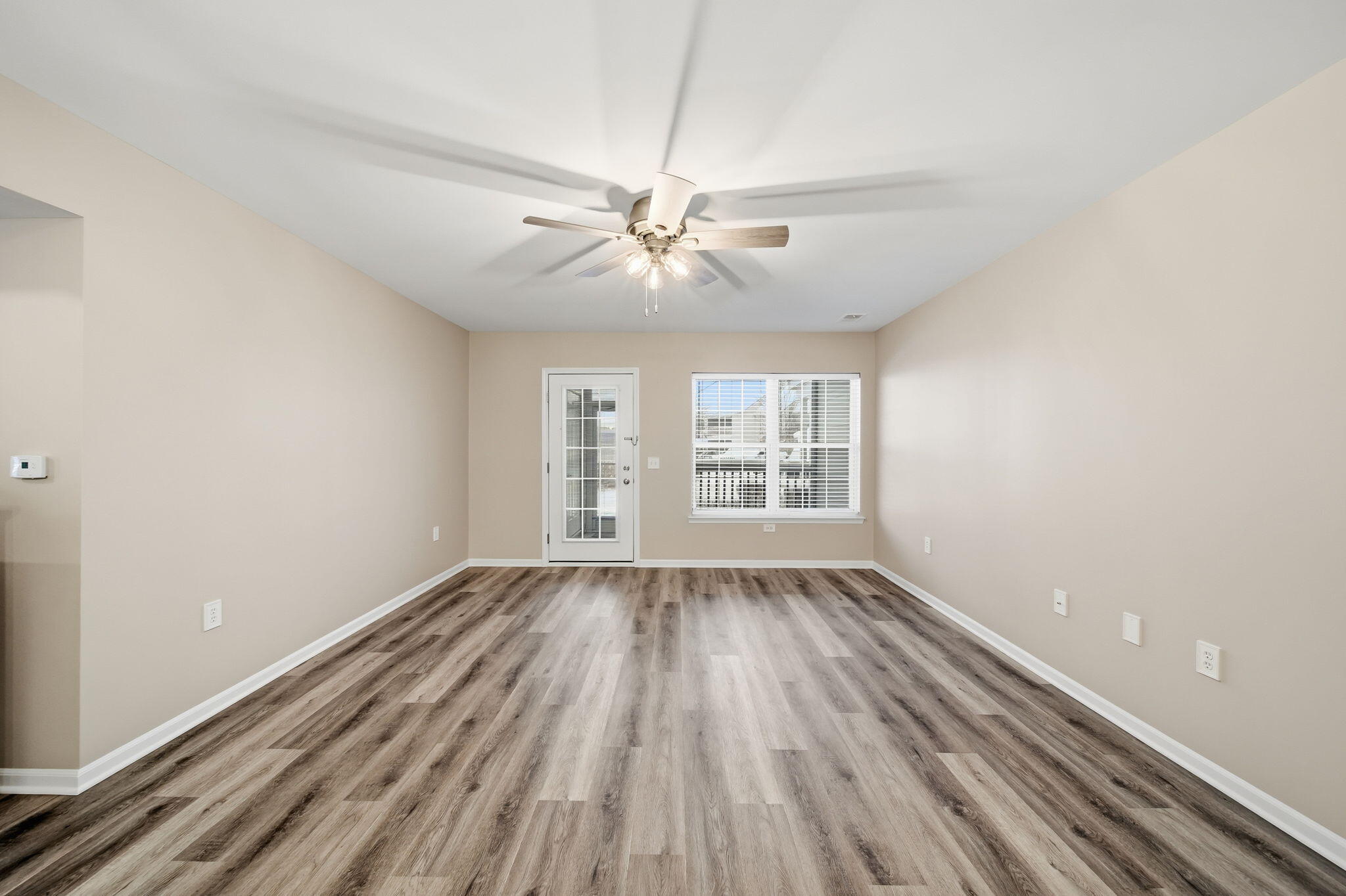 2738 S Knightsbridge Circle Property Photo 8