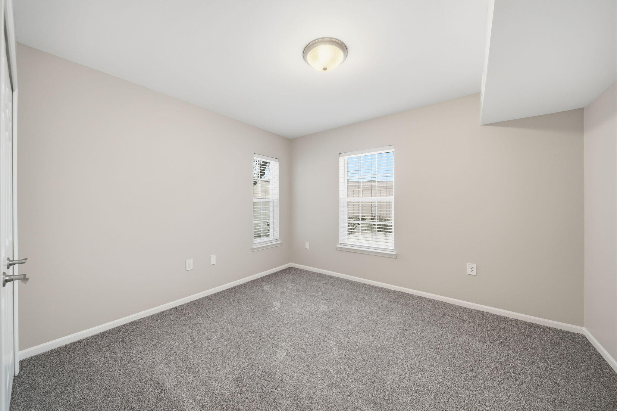 2738 S Knightsbridge Circle Property Photo 16