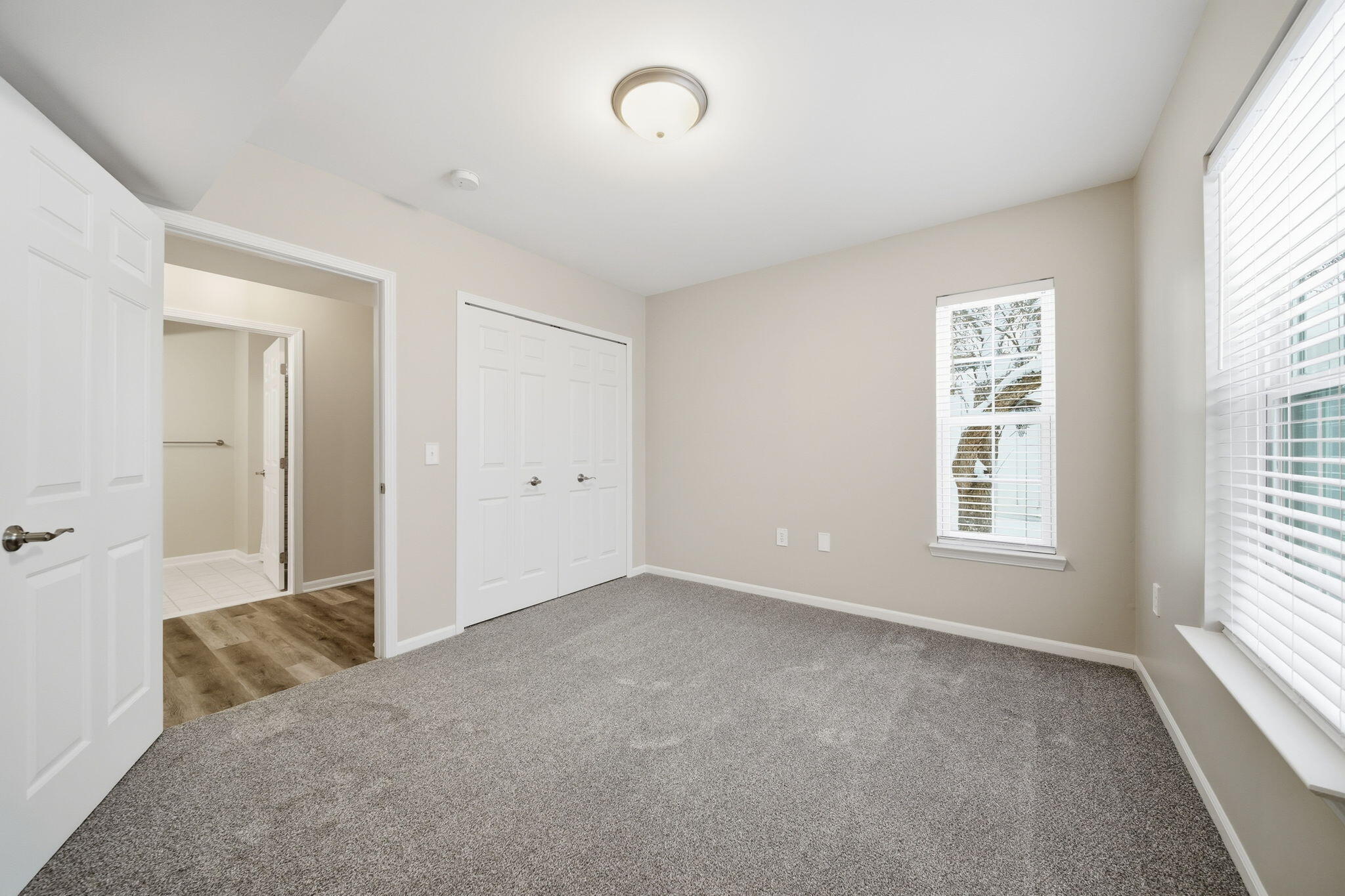 2738 S Knightsbridge Circle Property Photo 17
