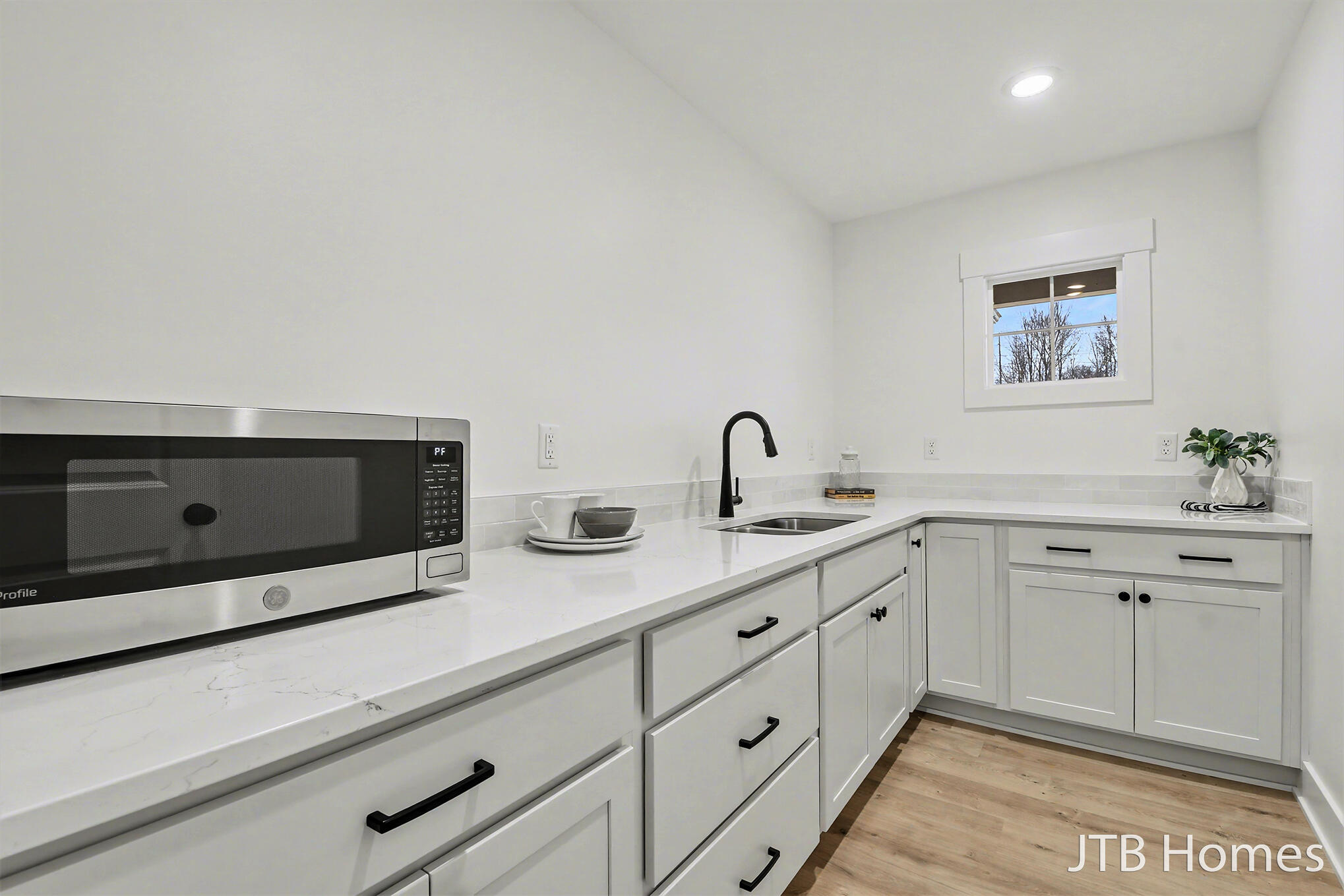 5940 Valley Point Drive Se Property Photo 5