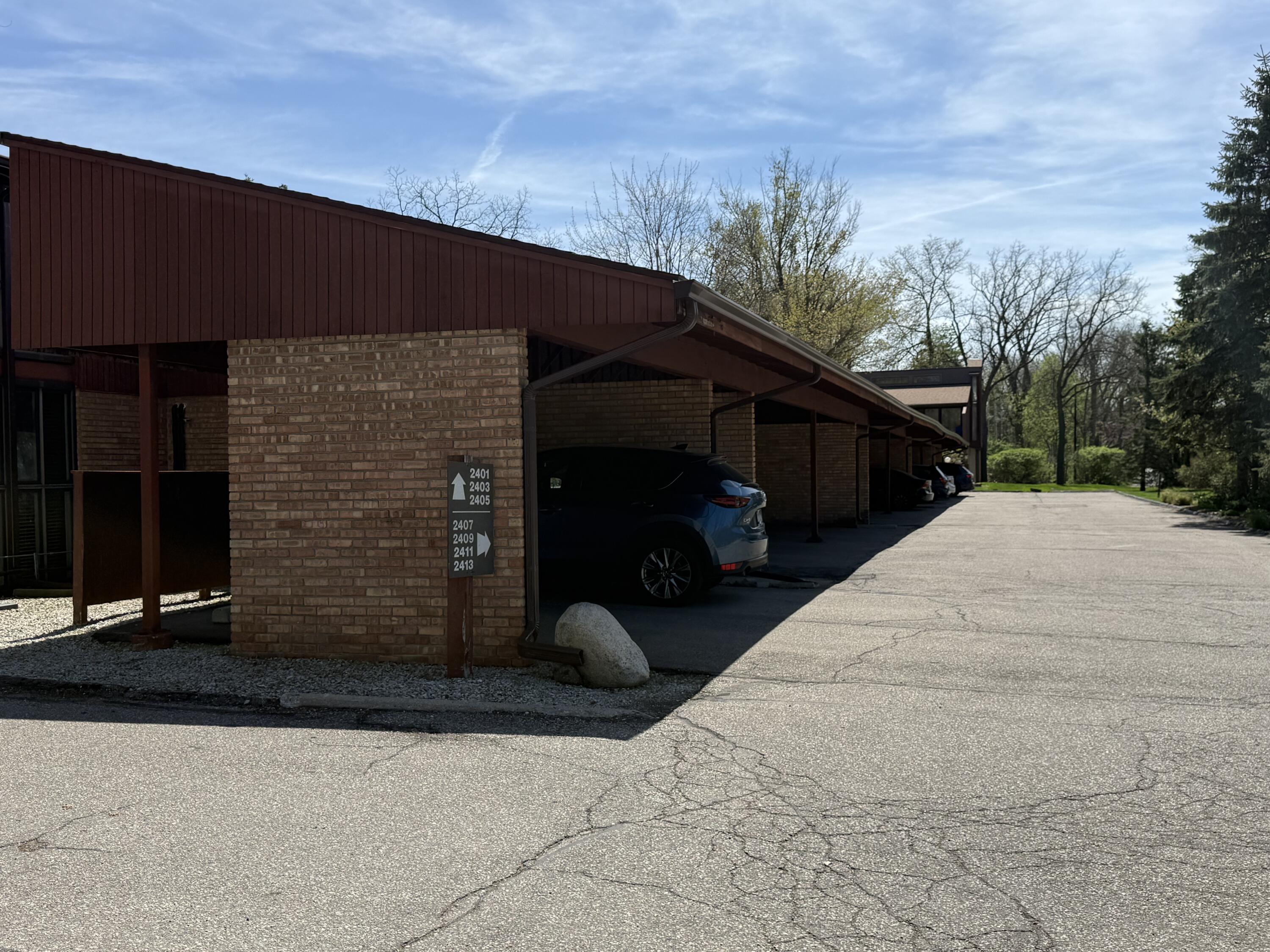 2407 Packard, 43e Street Property Photo 1