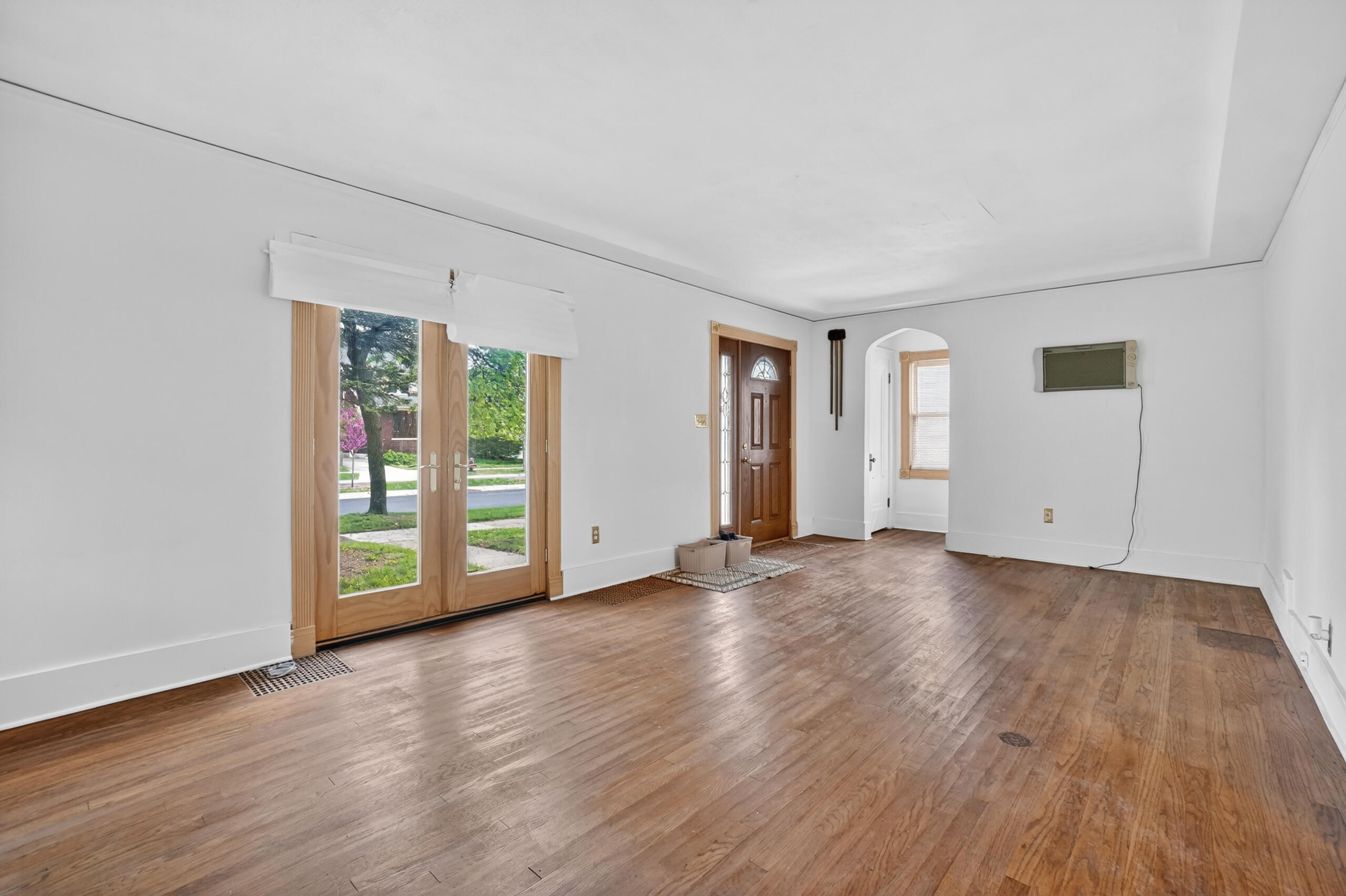 1109 S Genesee Drive Property Photo 9