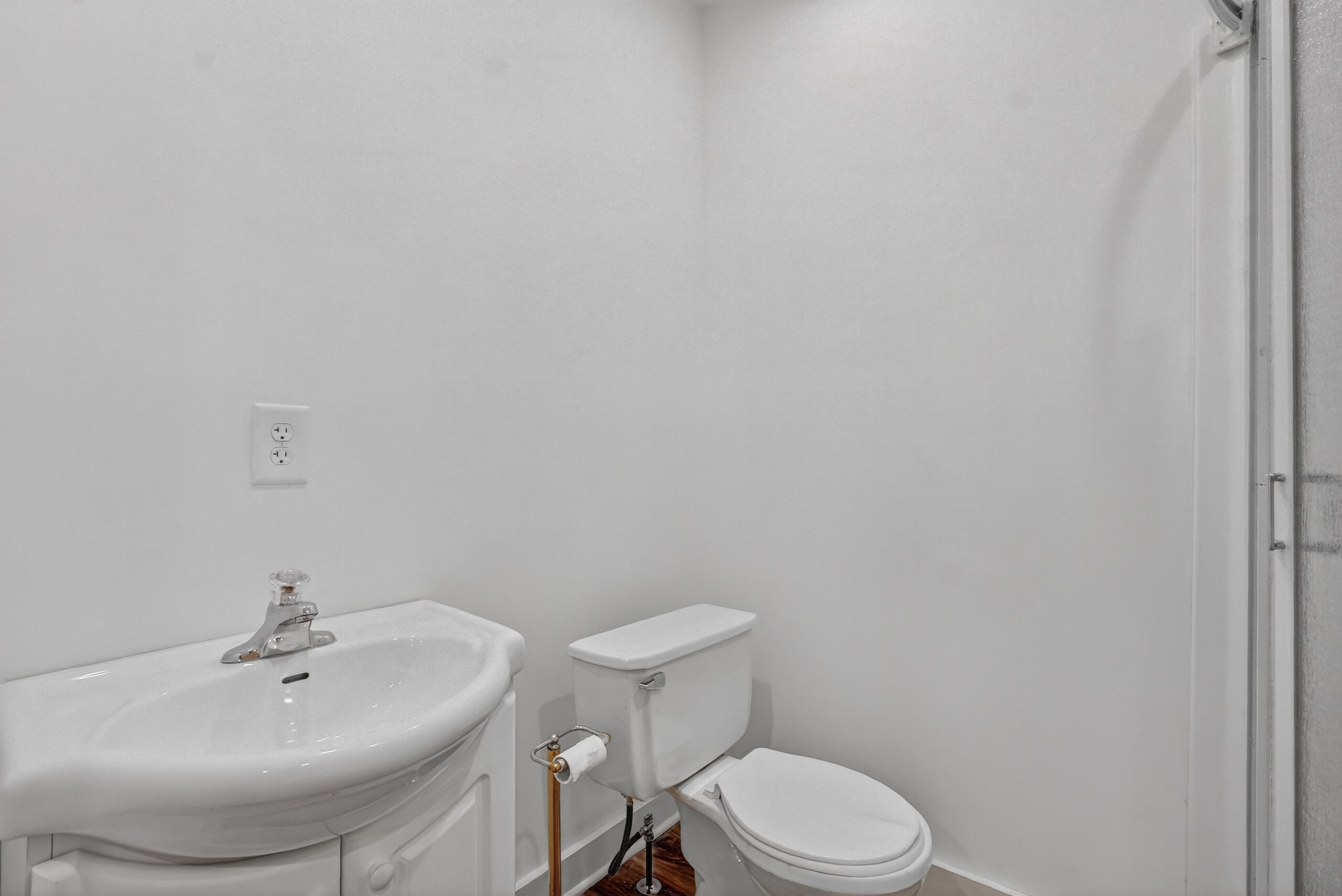 1109 S Genesee Drive Property Photo 13