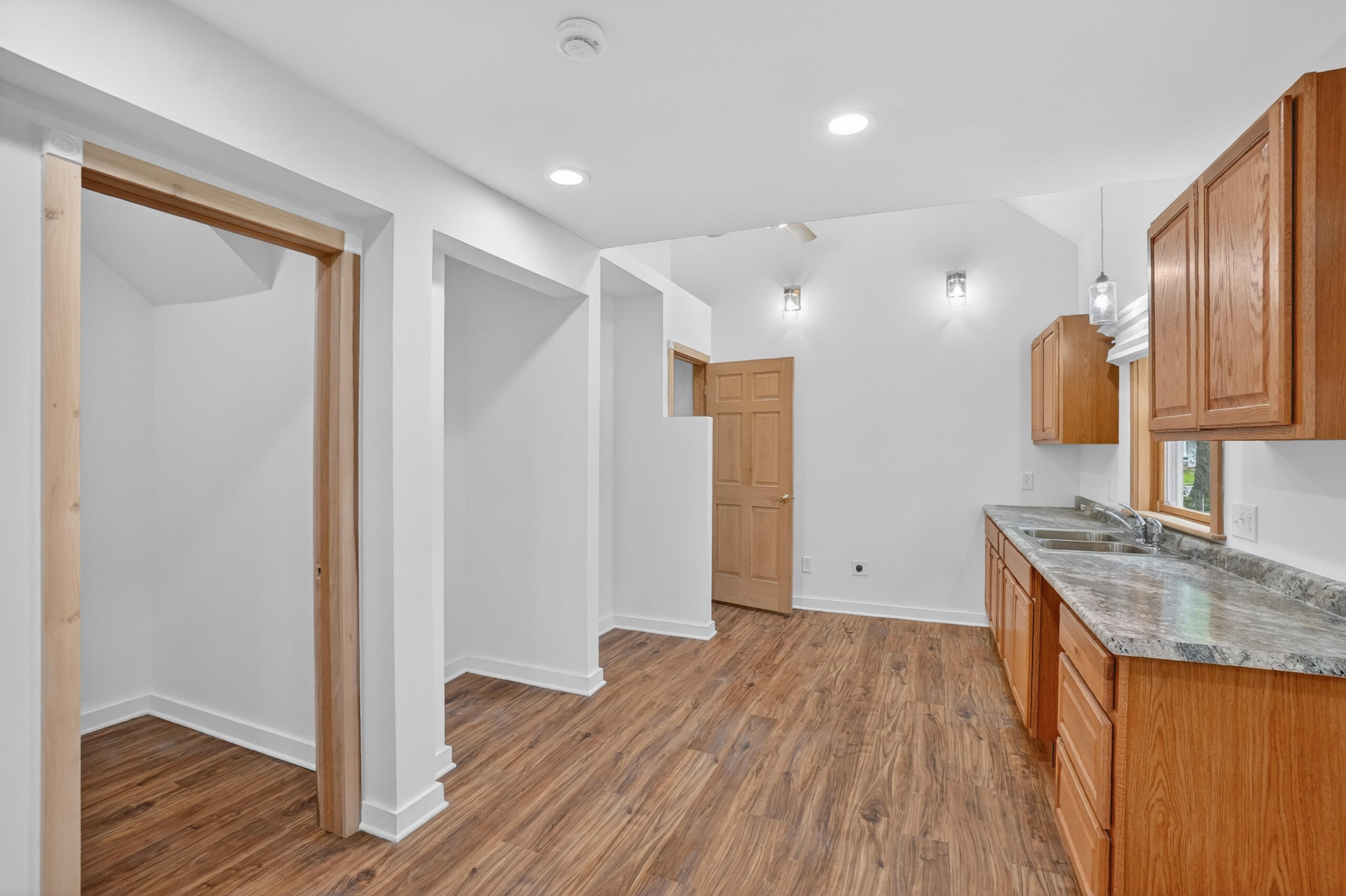 1109 S Genesee Drive Property Photo 15