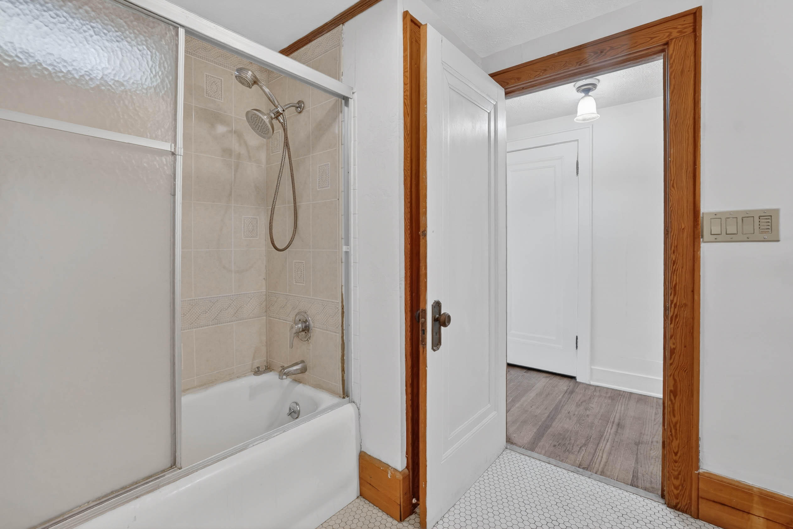 1109 S Genesee Drive Property Photo 21