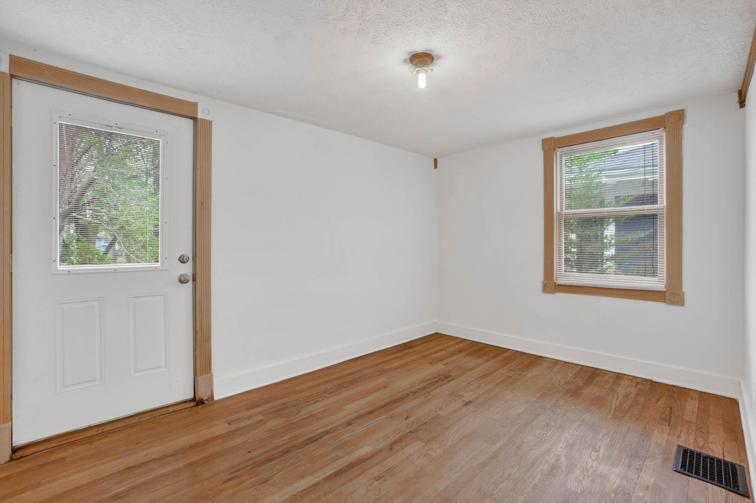 1109 S Genesee Drive Property Photo 22