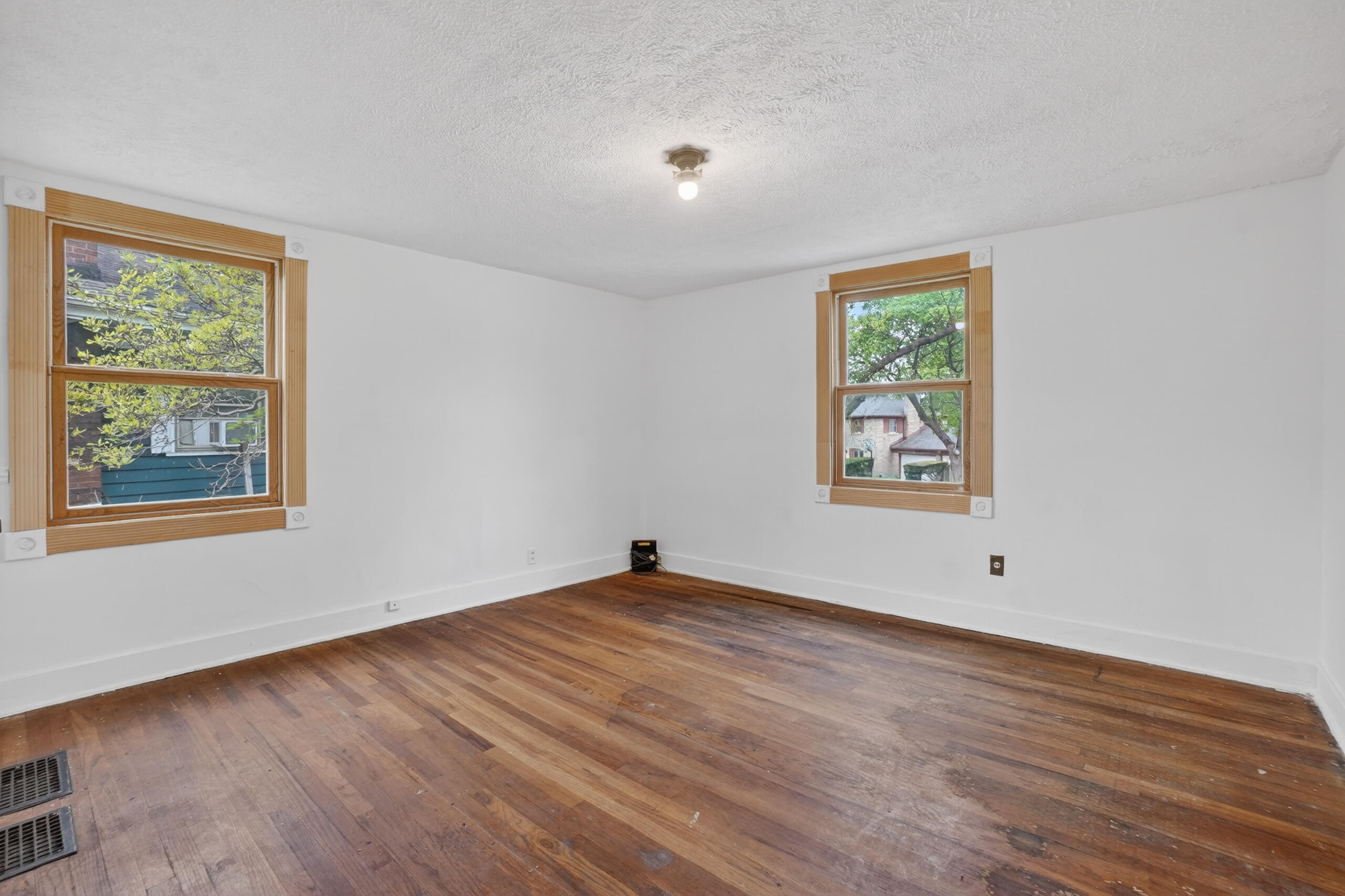 1109 S Genesee Drive Property Photo 24